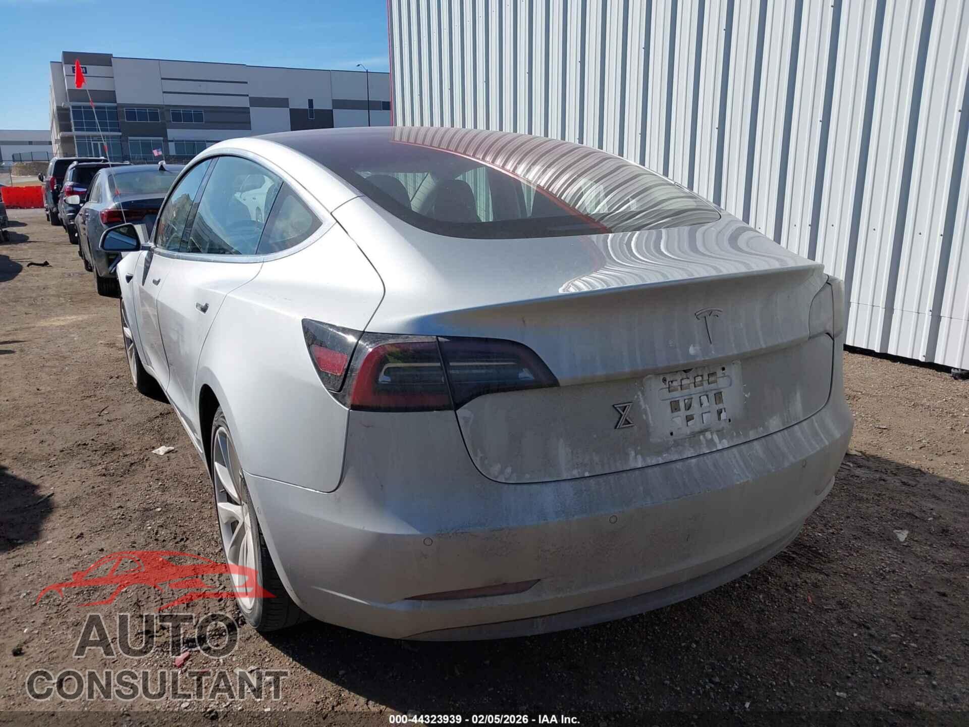 TESLA MODEL 3 2018 - 5YJ3E1EA4JF017909