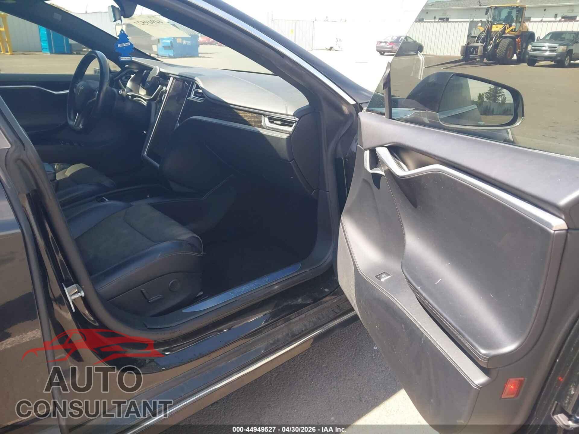 TESLA MODEL S 2017 - 5YJSA1E12HF201179