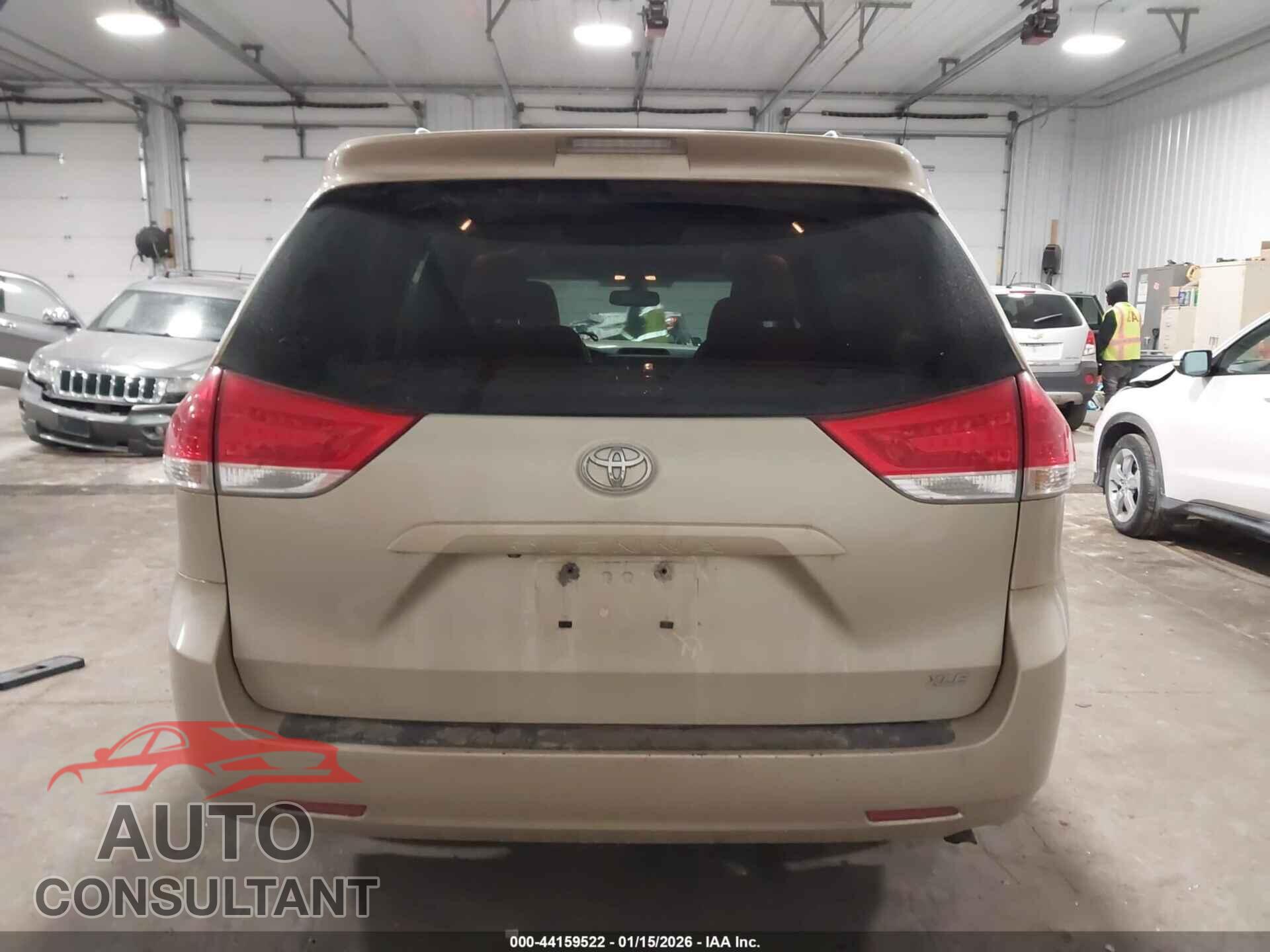 TOYOTA SIENNA 2013 - 5TDYK3DC8DS358422