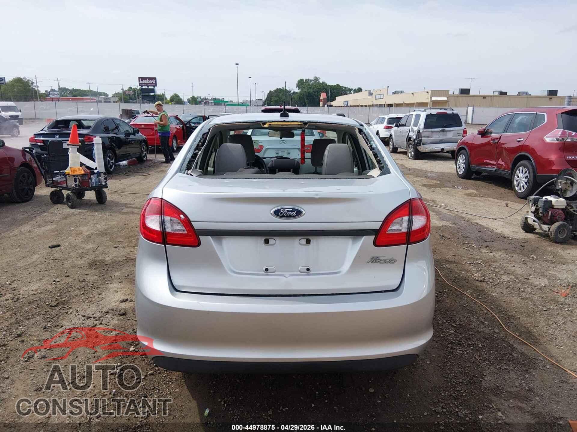 FORD FIESTA 2013 - 3FADP4AJ0DM144250