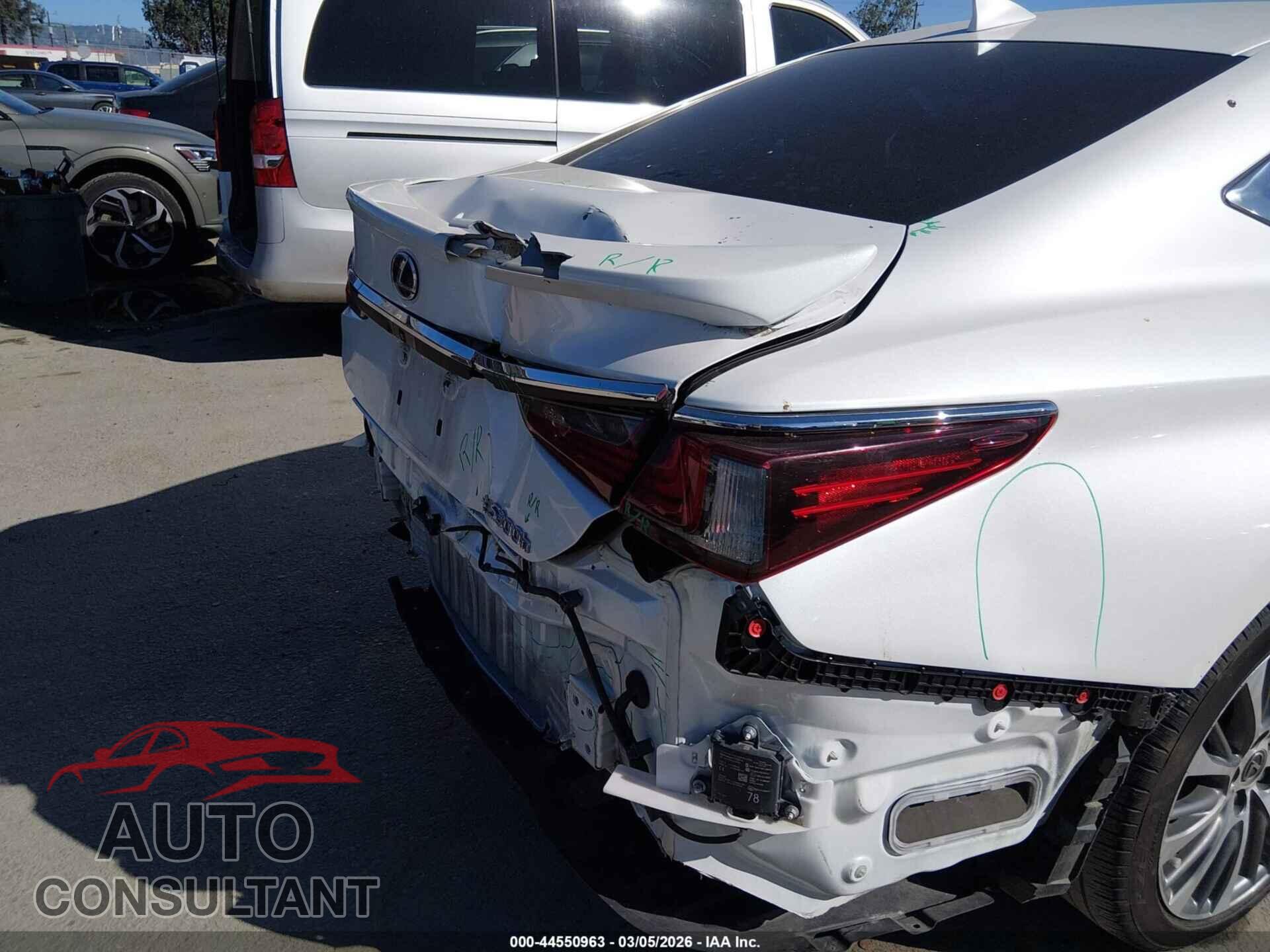 LEXUS ES 300H 2020 - 58AD21B12LU006830