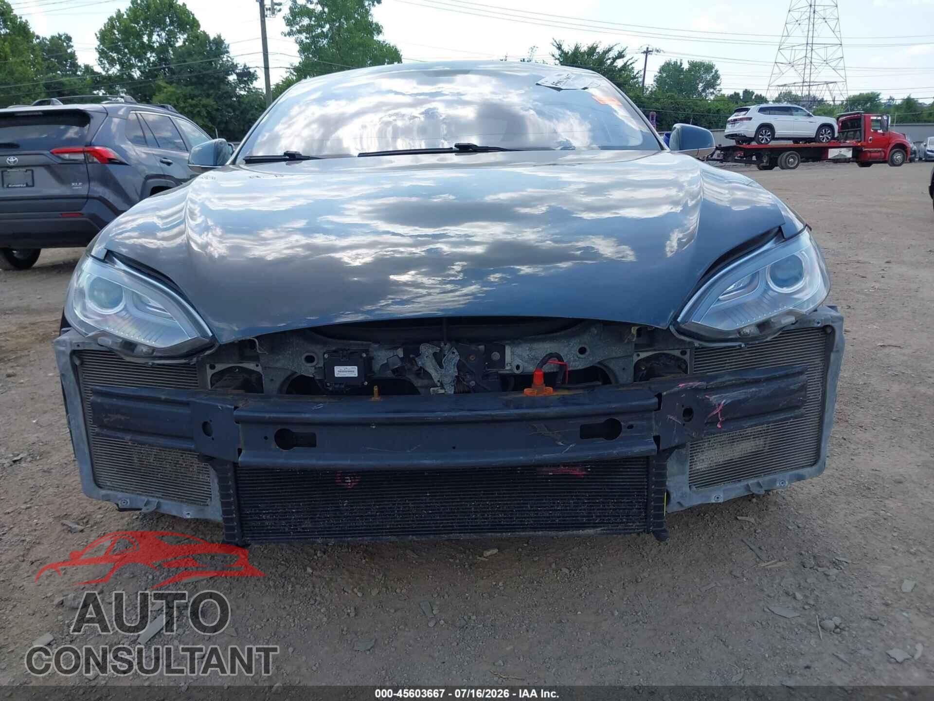 TESLA MODEL S 2013 - 5YJSA1CP2DFP27572