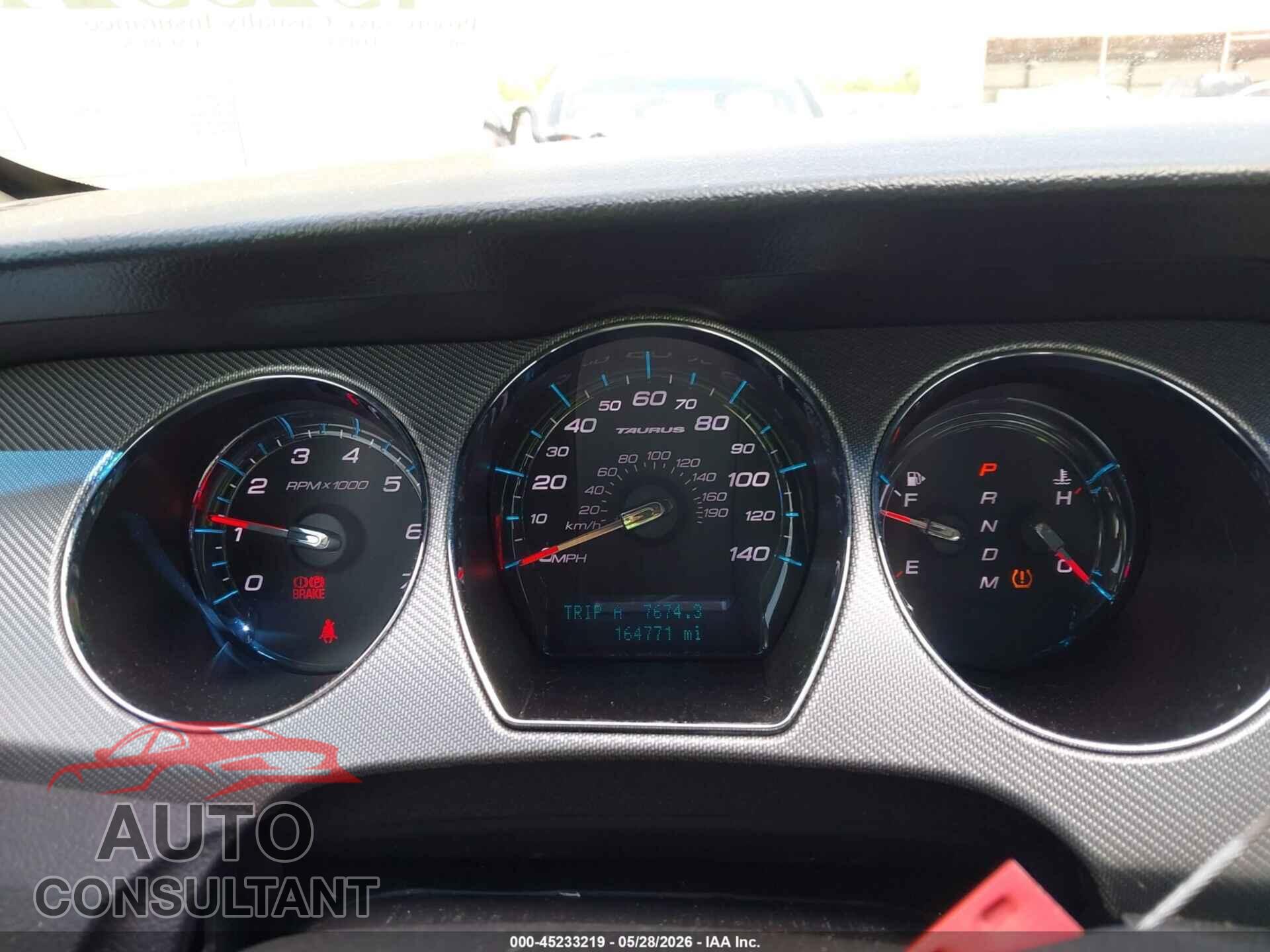 FORD TAURUS 2011 - 1FAHP2KTXBG177639
