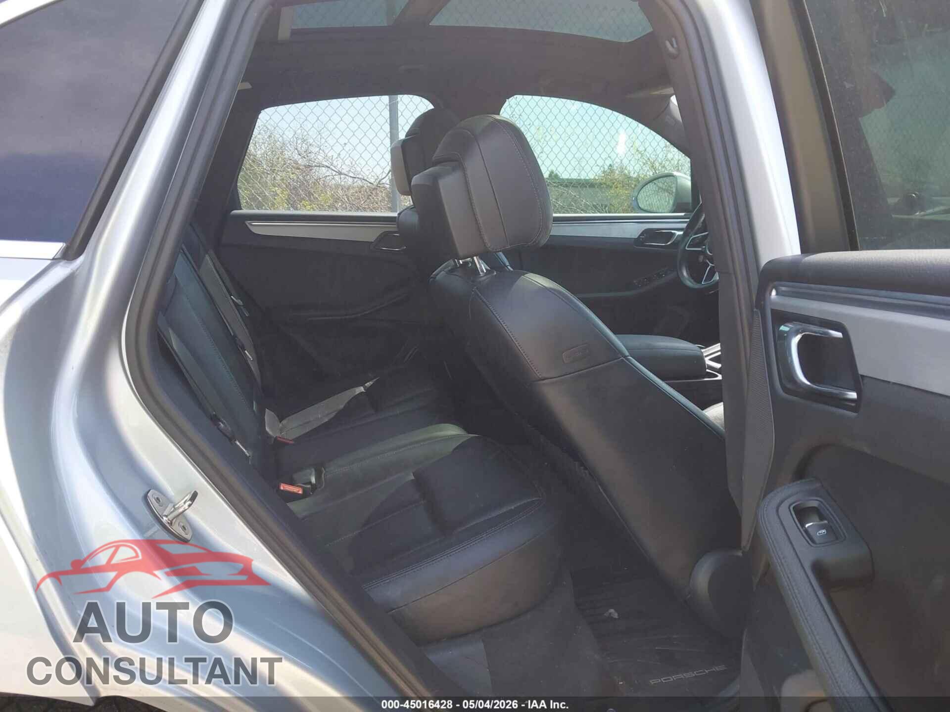 PORSCHE MACAN 2015 - WP1AB2A58FLB60749