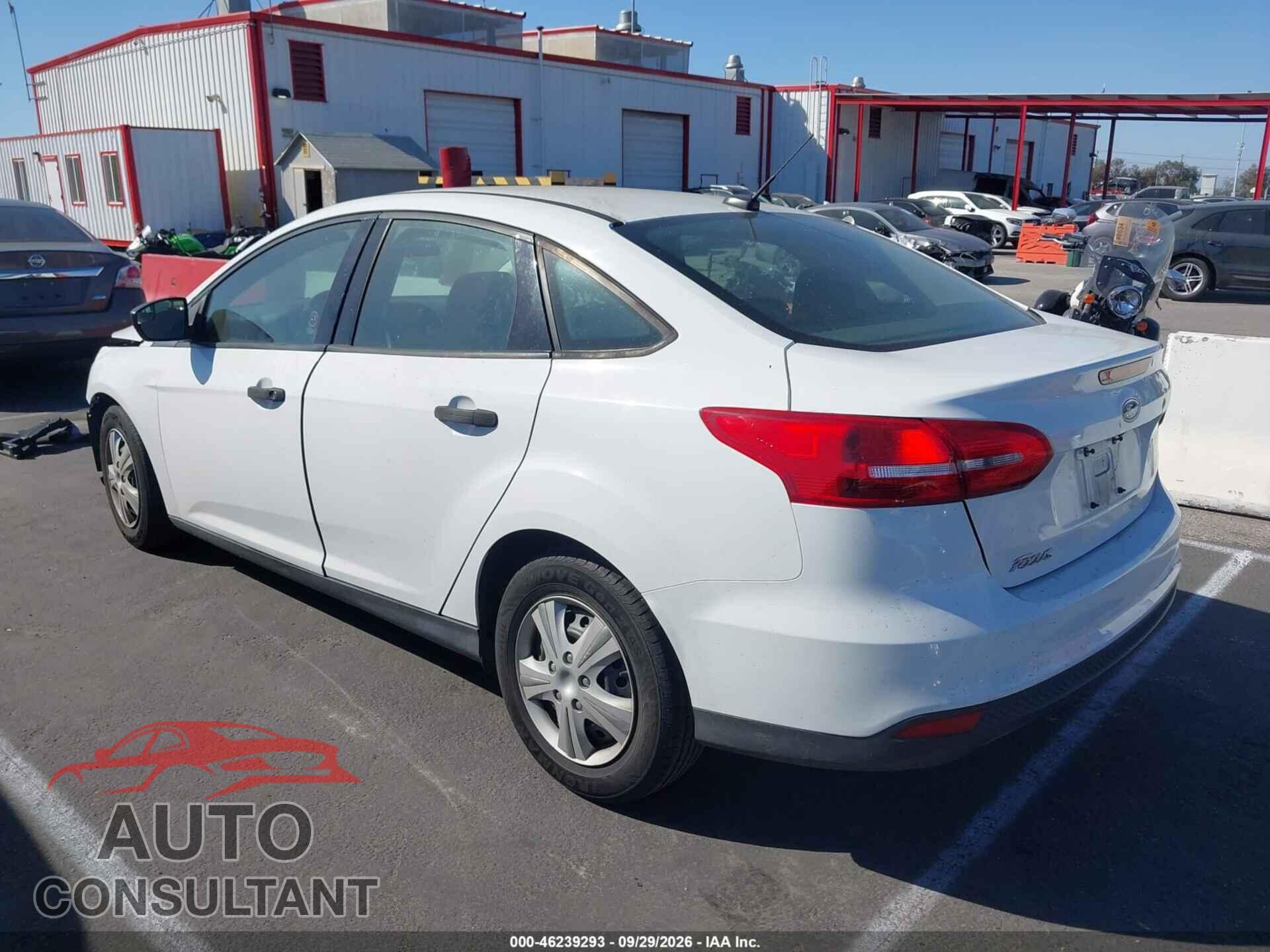 FORD FOCUS 2018 - 1FADP3E26JL323077