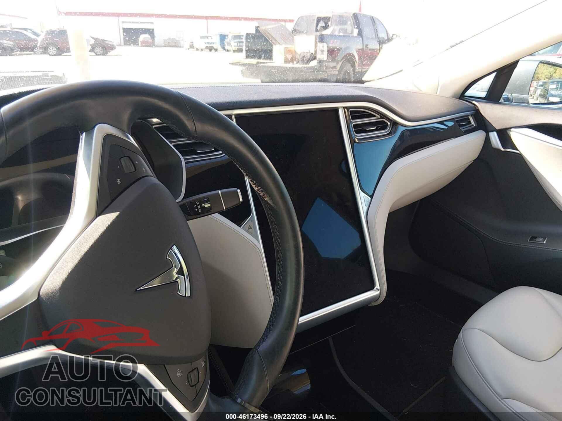 TESLA MODEL S 2015 - 5YJSA1H11FF083473