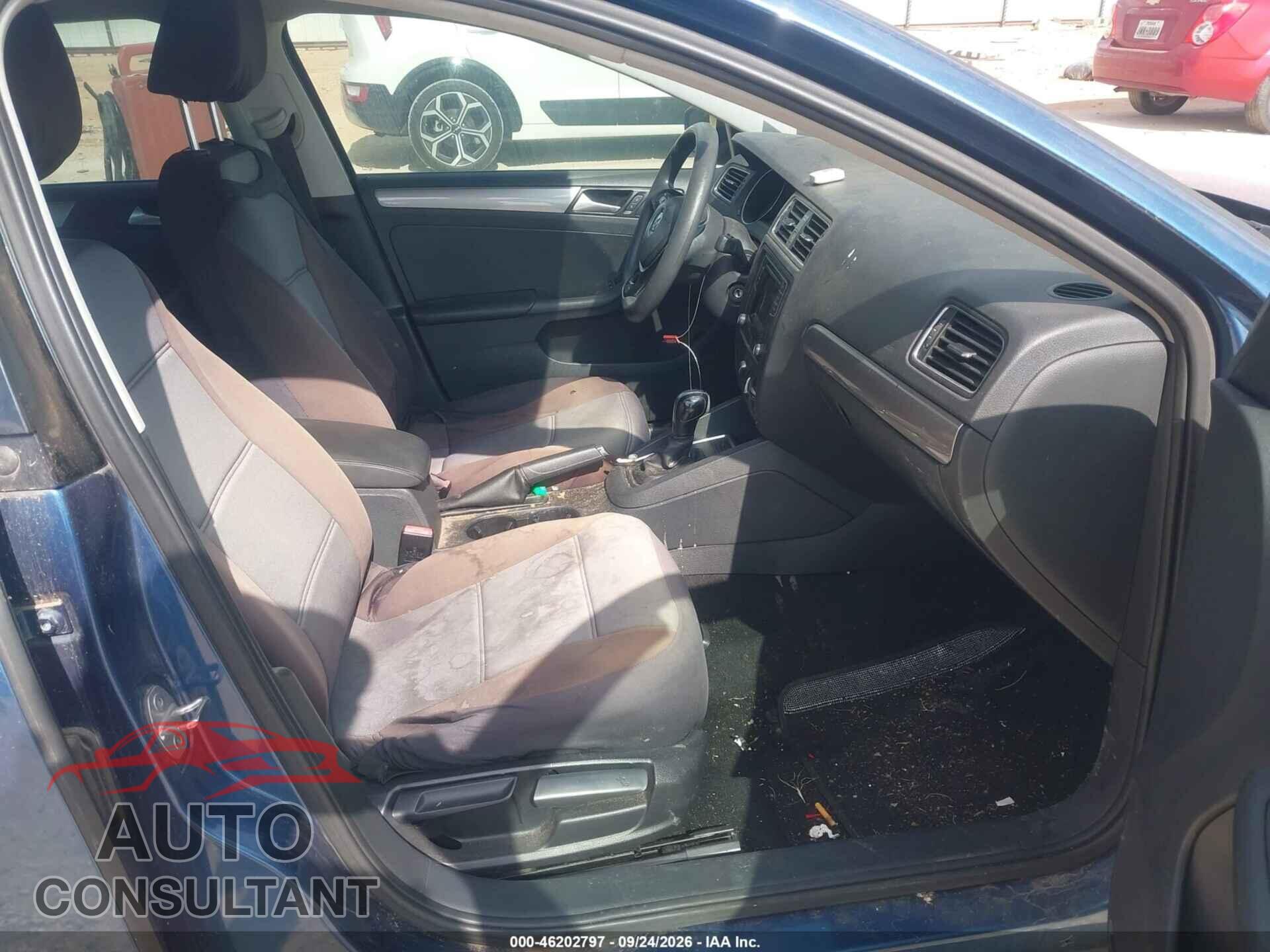 VOLKSWAGEN JETTA 2017 - 3VW2B7AJ2HM412400
