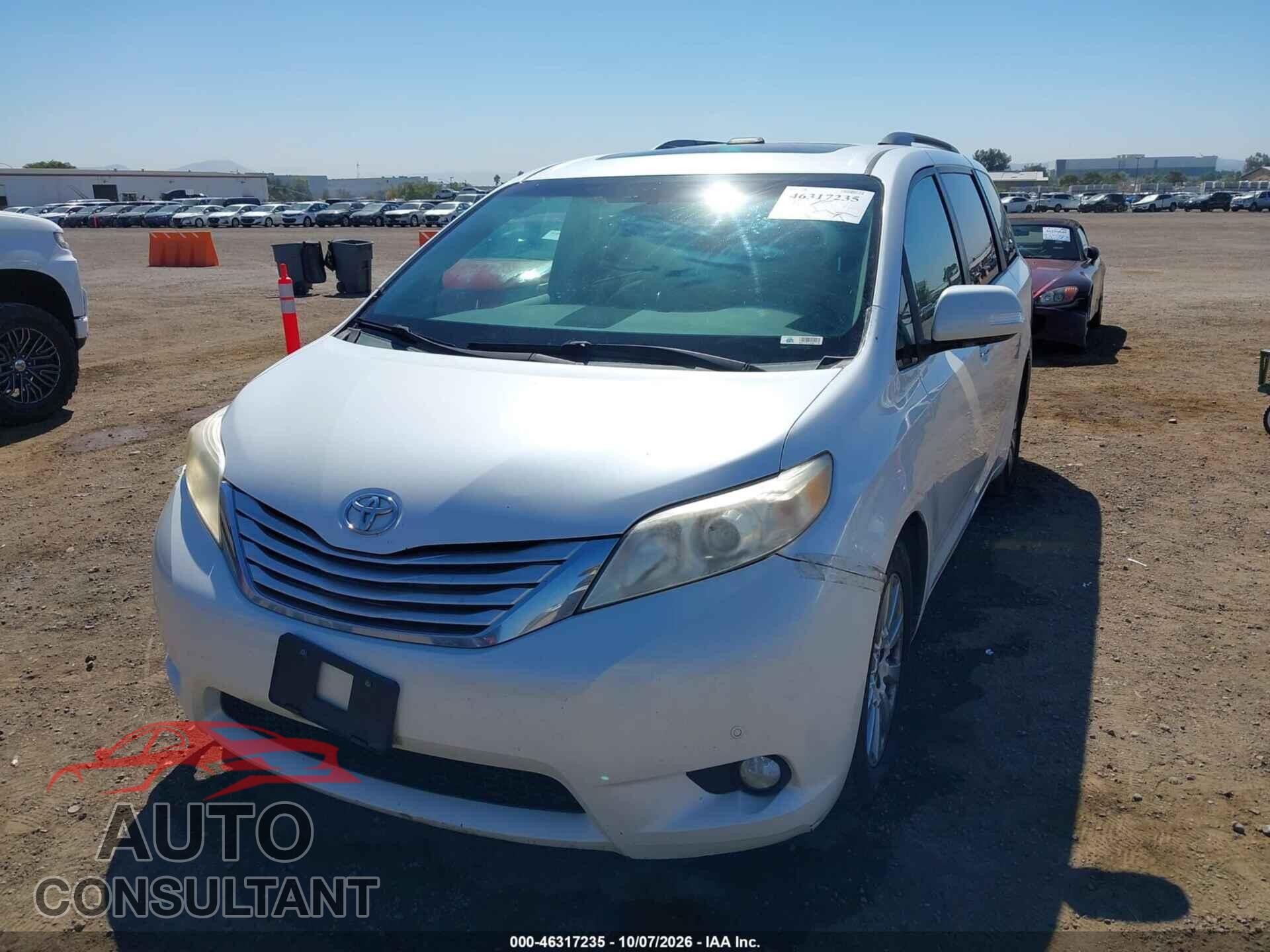 TOYOTA SIENNA 2013 - 5TDYK3DC8DS302318