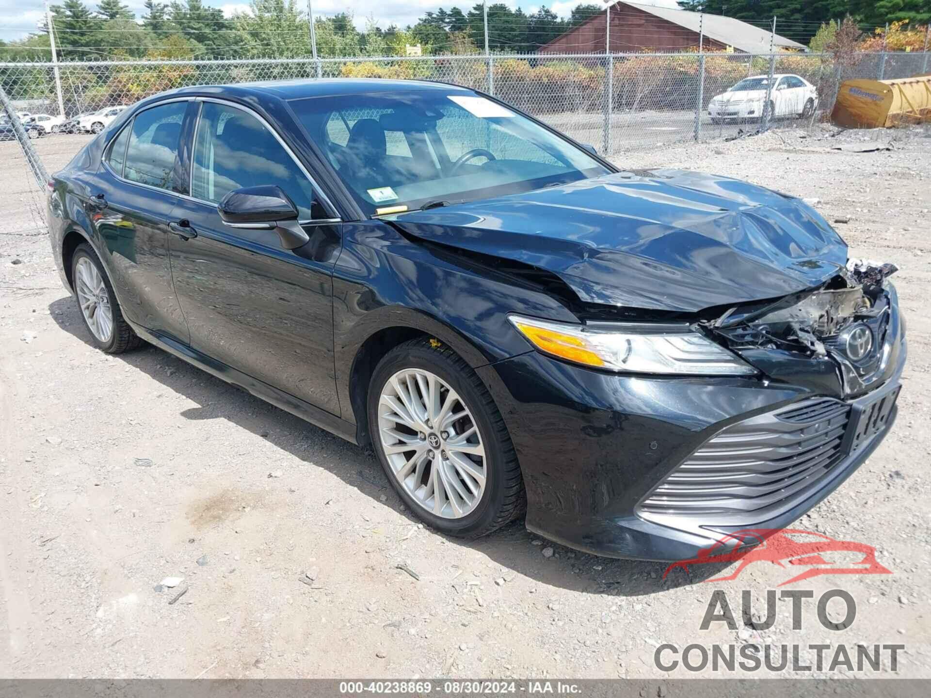 TOYOTA CAMRY 2018 - 4T1B11HK3JU039012