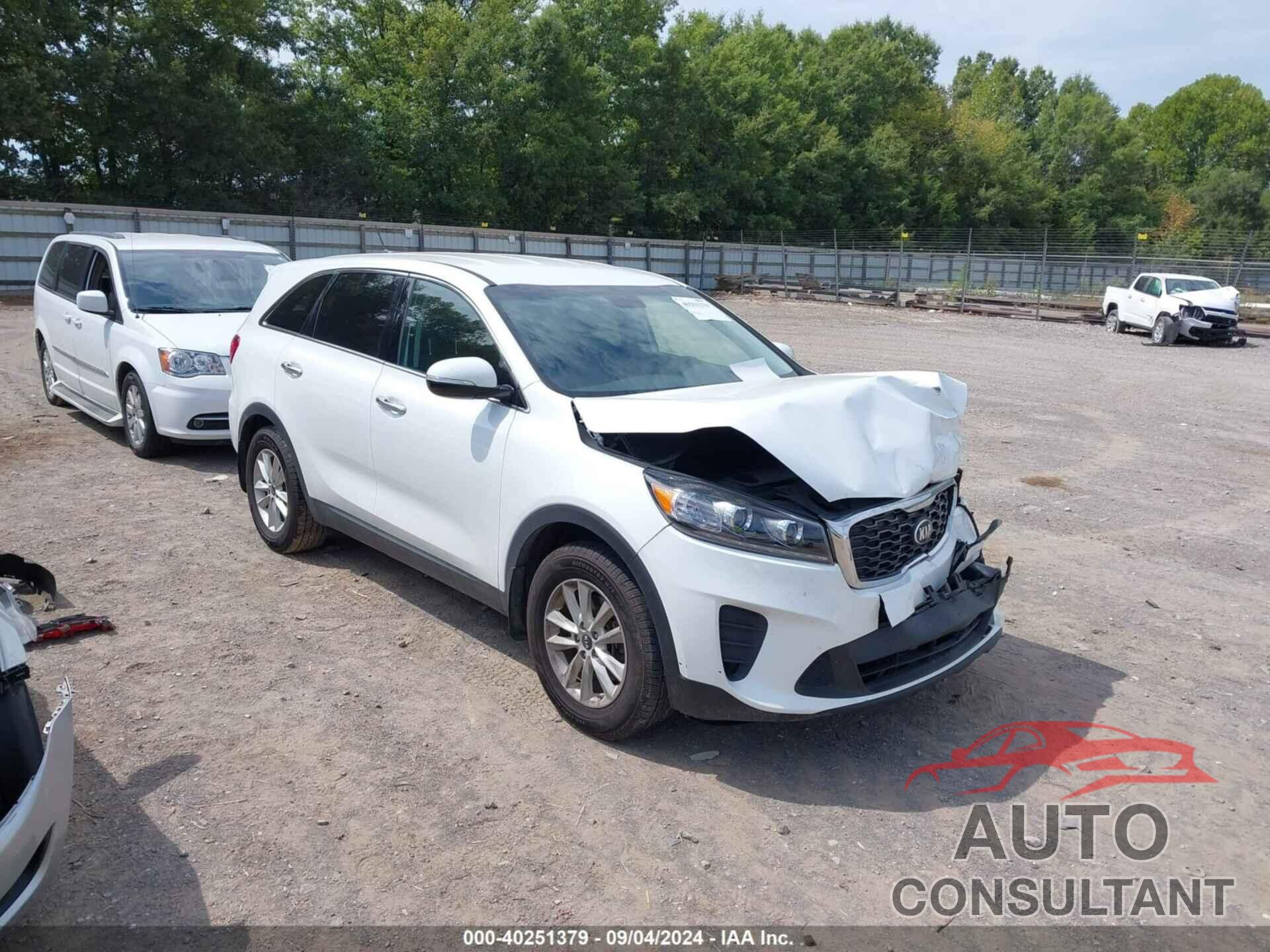 KIA SORENTO 2019 - 5XYPG4A32KG599281