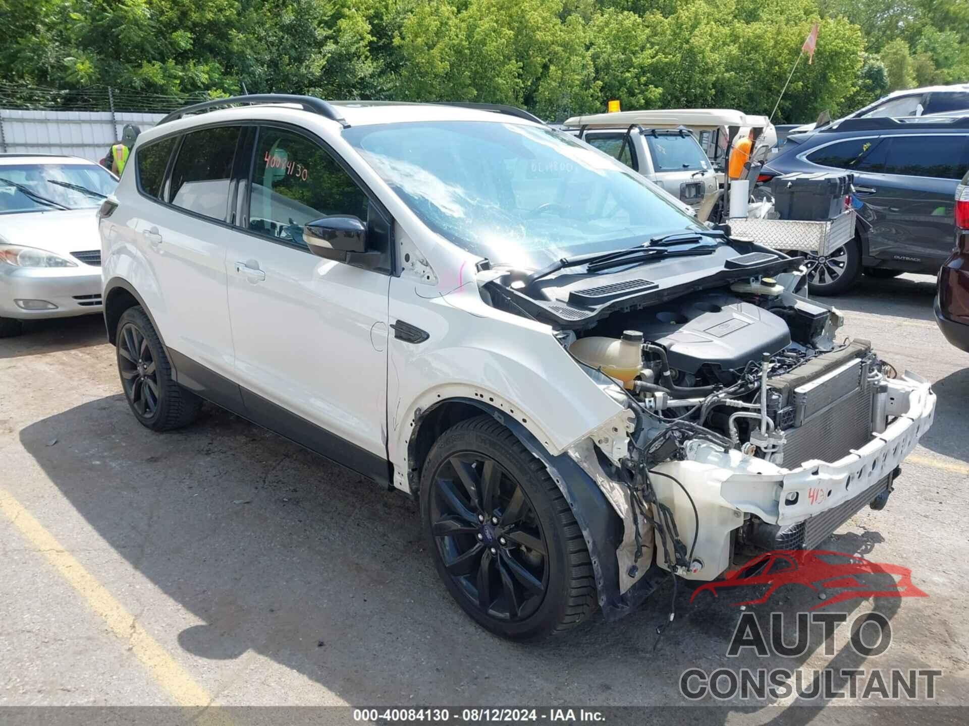 FORD ESCAPE 2018 - 1FMCU9J90JUA00377