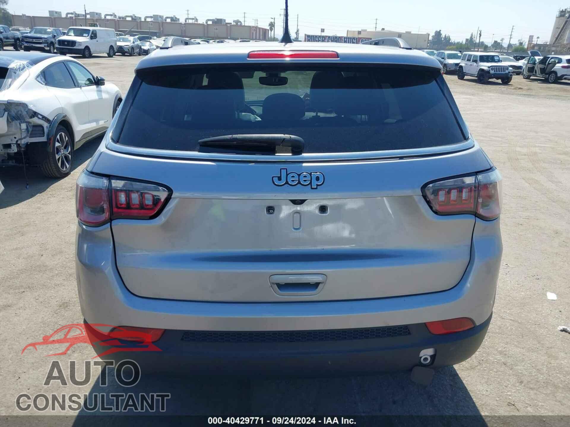 JEEP COMPASS 2018 - 3C4NJCBB5JT500341