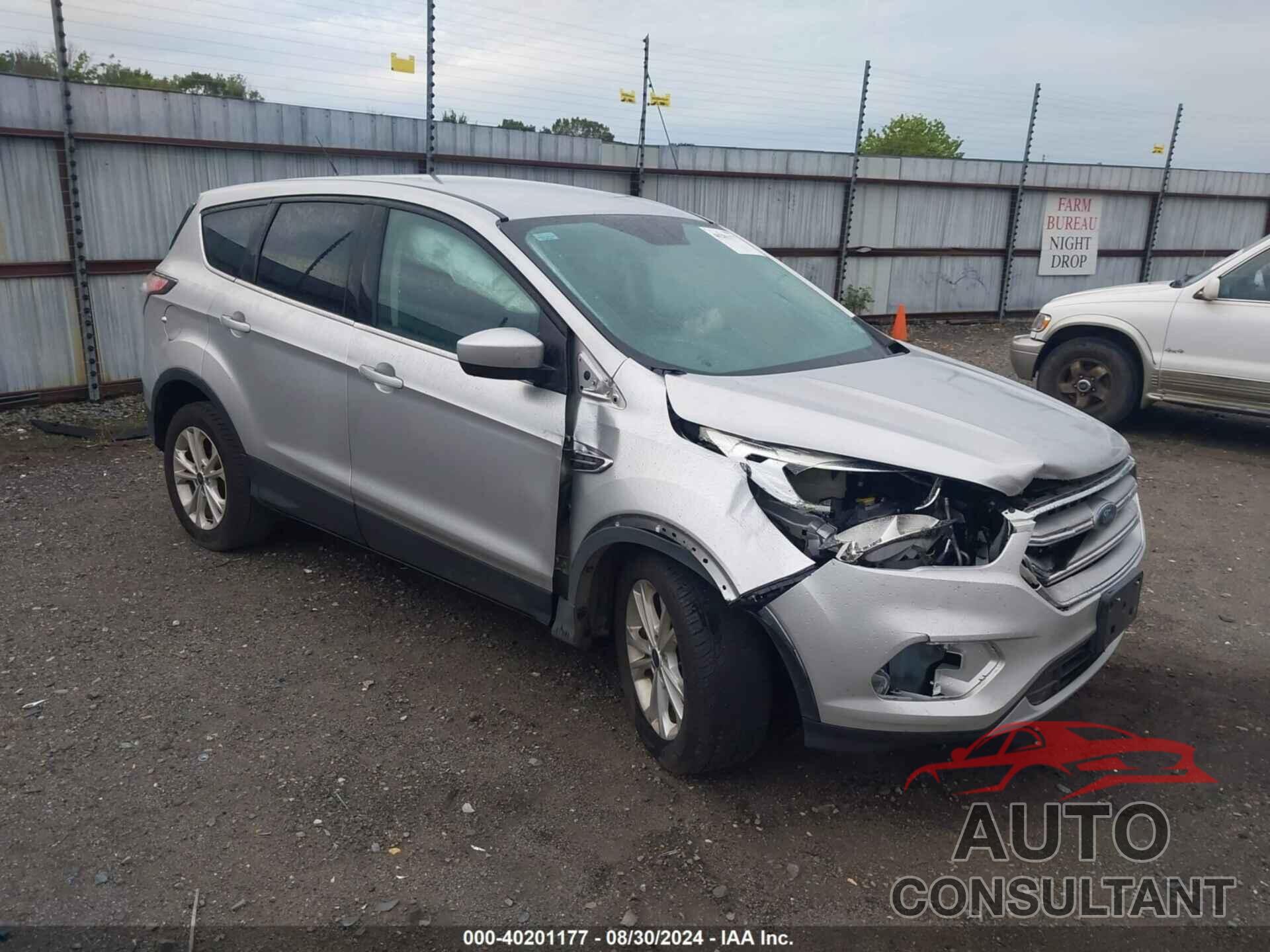 FORD ESCAPE 2017 - 1FMCU0GD7HUA81072