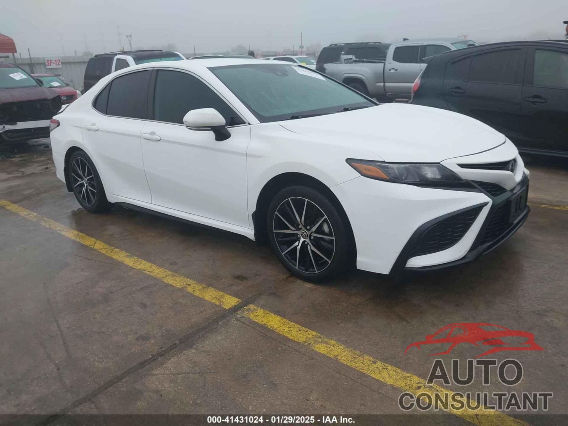 TOYOTA CAMRY 2021 - 4T1T11AK4MU430981