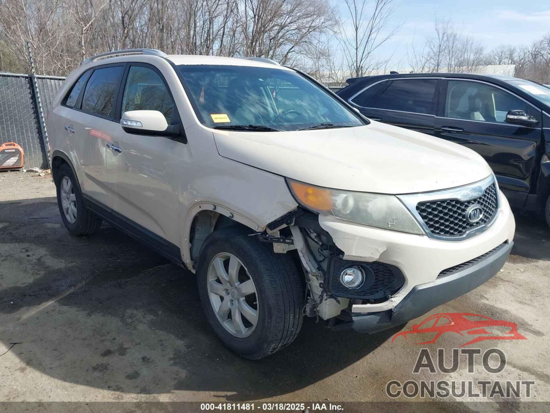 KIA SORENTO 2011 - 5XYKT3A18BG076569