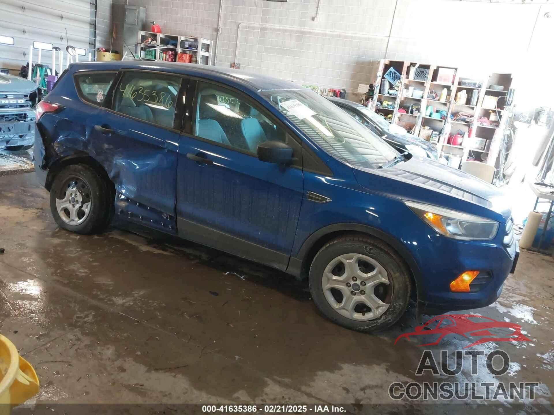FORD ESCAPE 2017 - 1FMCU0F77HUD73428