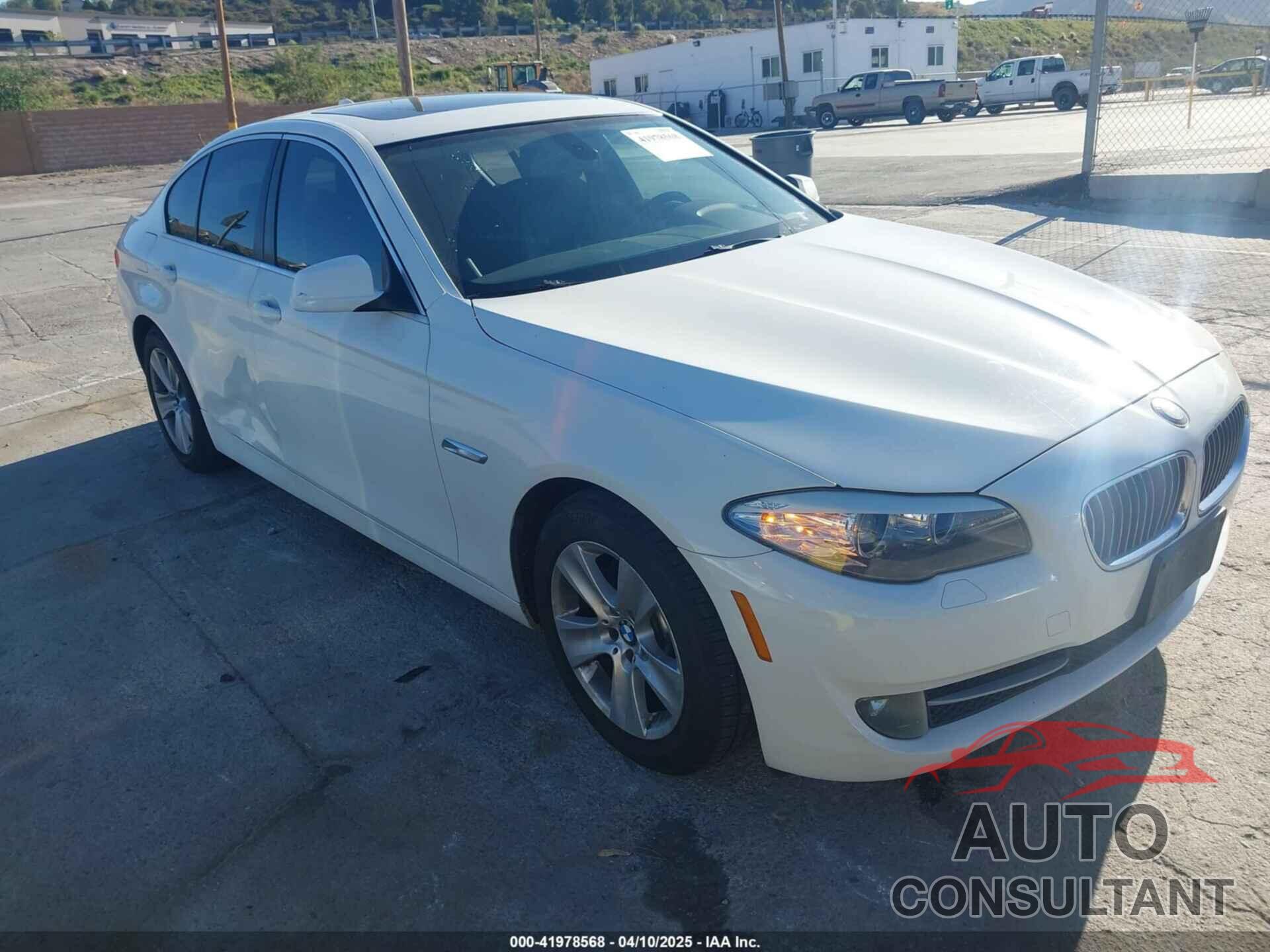 BMW 528I 2011 - WBAFR1C58BC746630