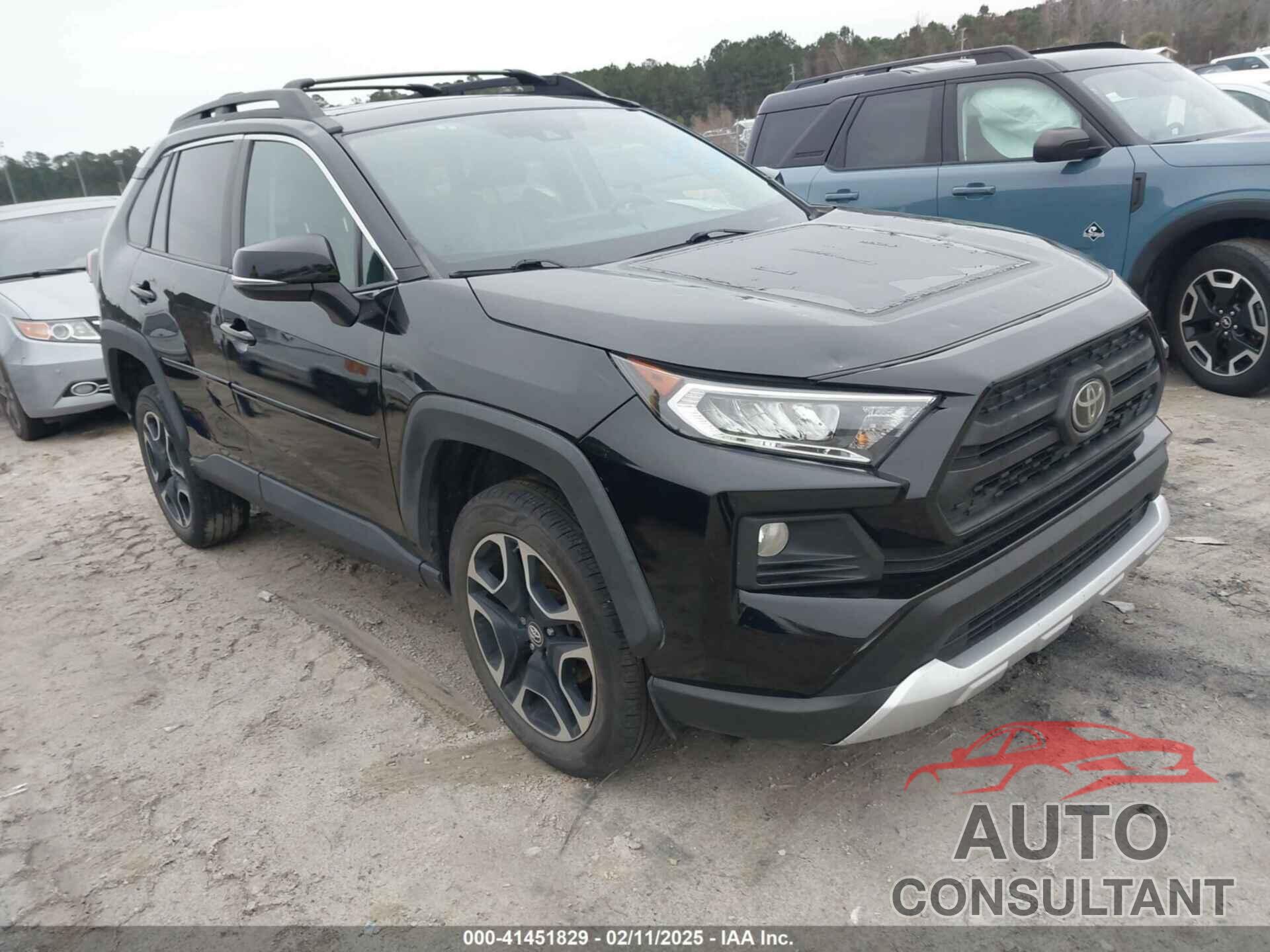 TOYOTA RAV4 2019 - 2T3J1RFV0KW027576