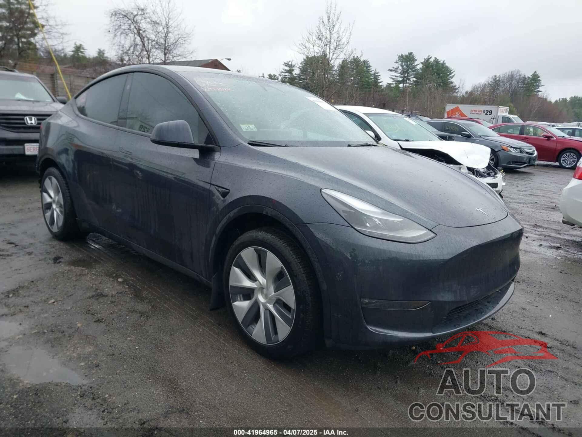 TESLA MODEL Y 2024 - 7SAYGDEE2RA244595