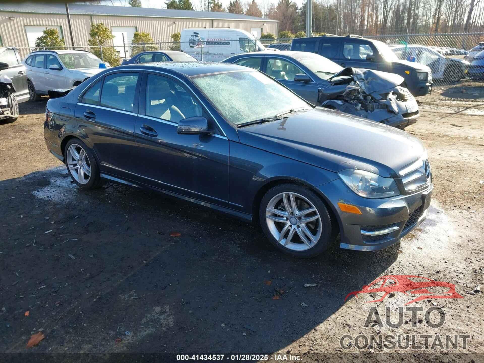 MERCEDES-BENZ C 250 2013 - WDDGF4HB4DR263237