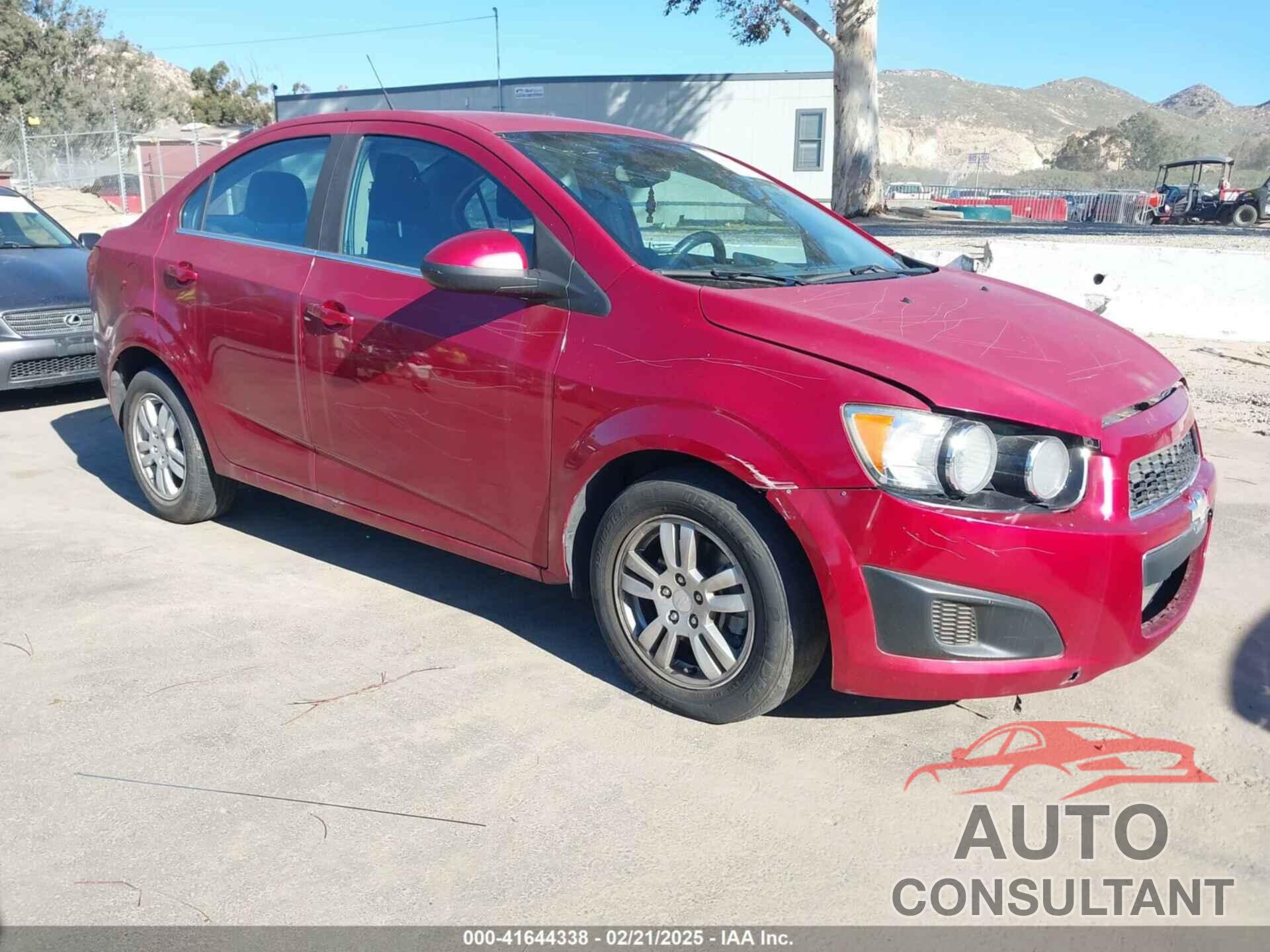 CHEVROLET SONIC 2013 - 1G1JC5SH8D4152336