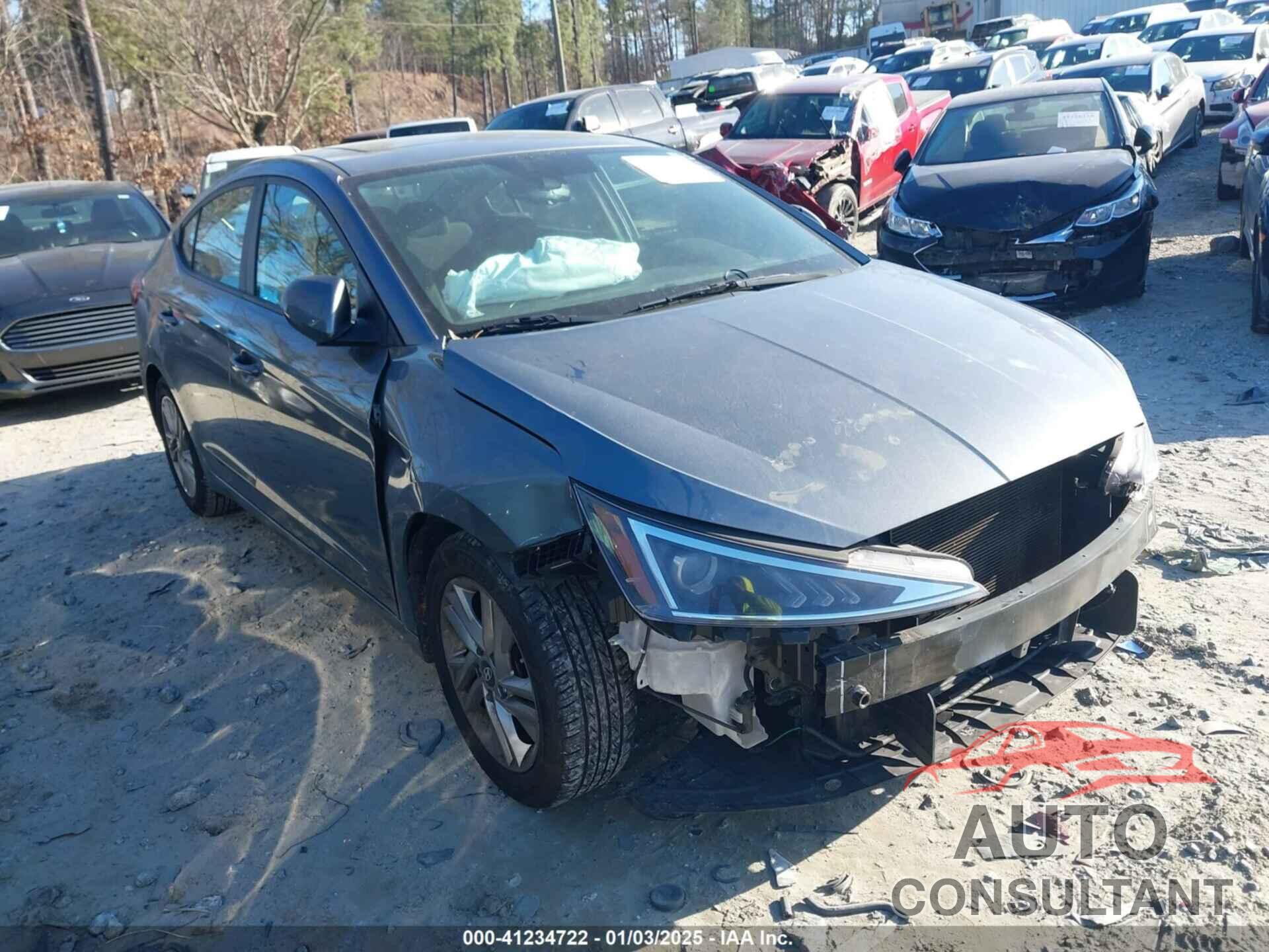 HYUNDAI ELANTRA 2019 - KMHD84LF6KU830703