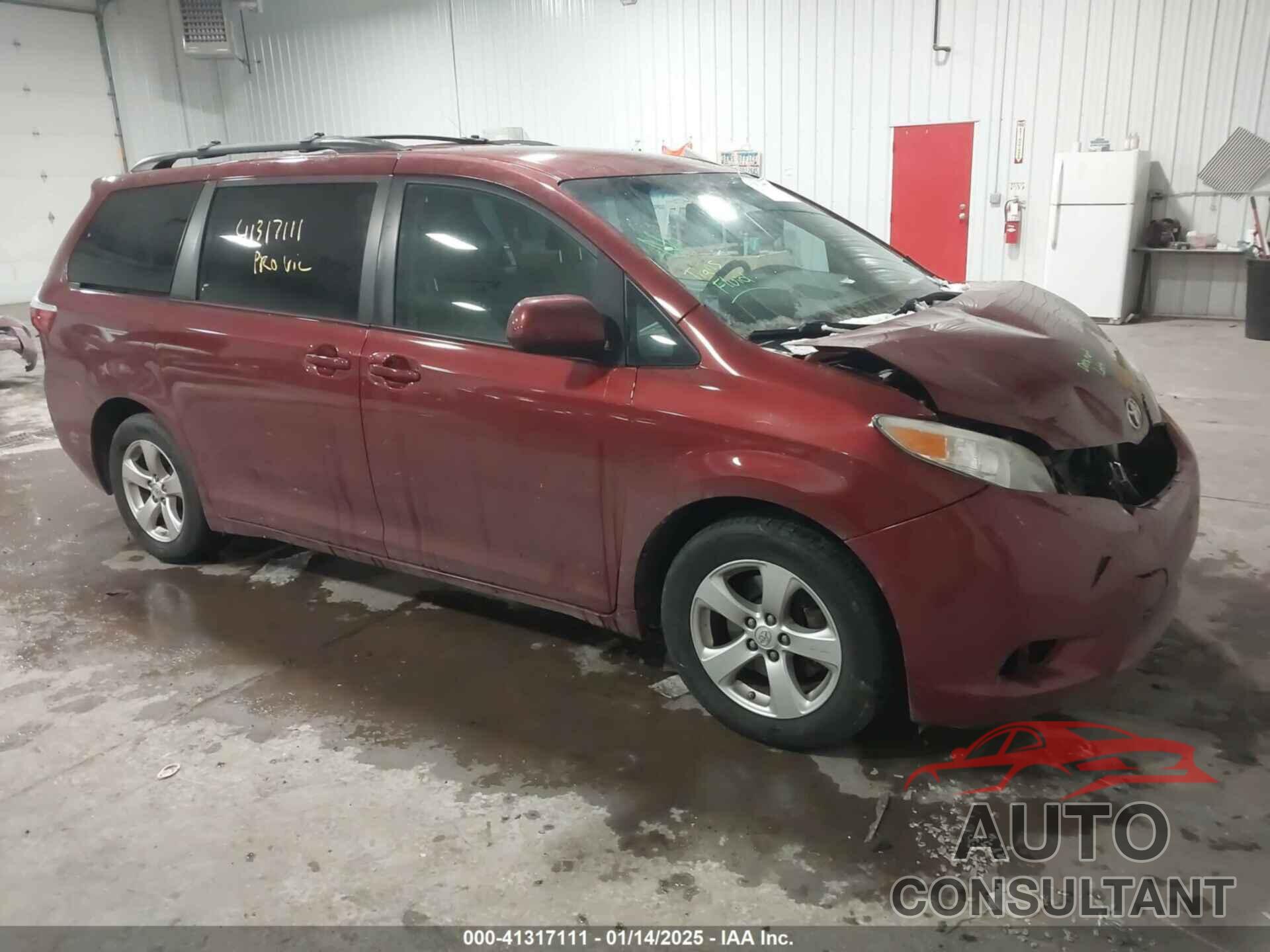 TOYOTA SIENNA 2017 - 5TDKZ3DC9HS814824