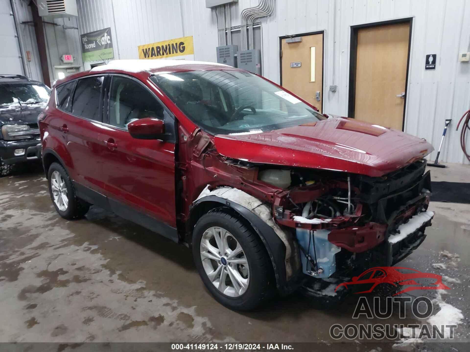 FORD ESCAPE 2017 - 1FMCU9GD8HUB15833