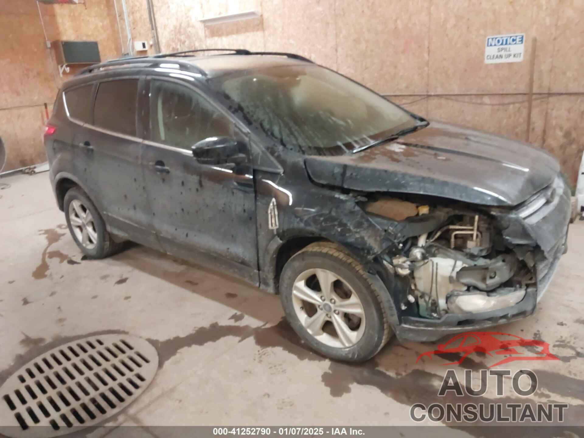 FORD ESCAPE 2015 - 1FMCU9G98FUA43198