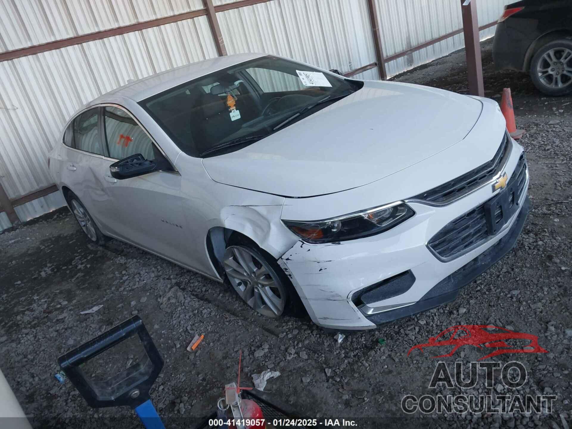 CHEVROLET MALIBU 2017 - 1G1ZE5ST6HF136910