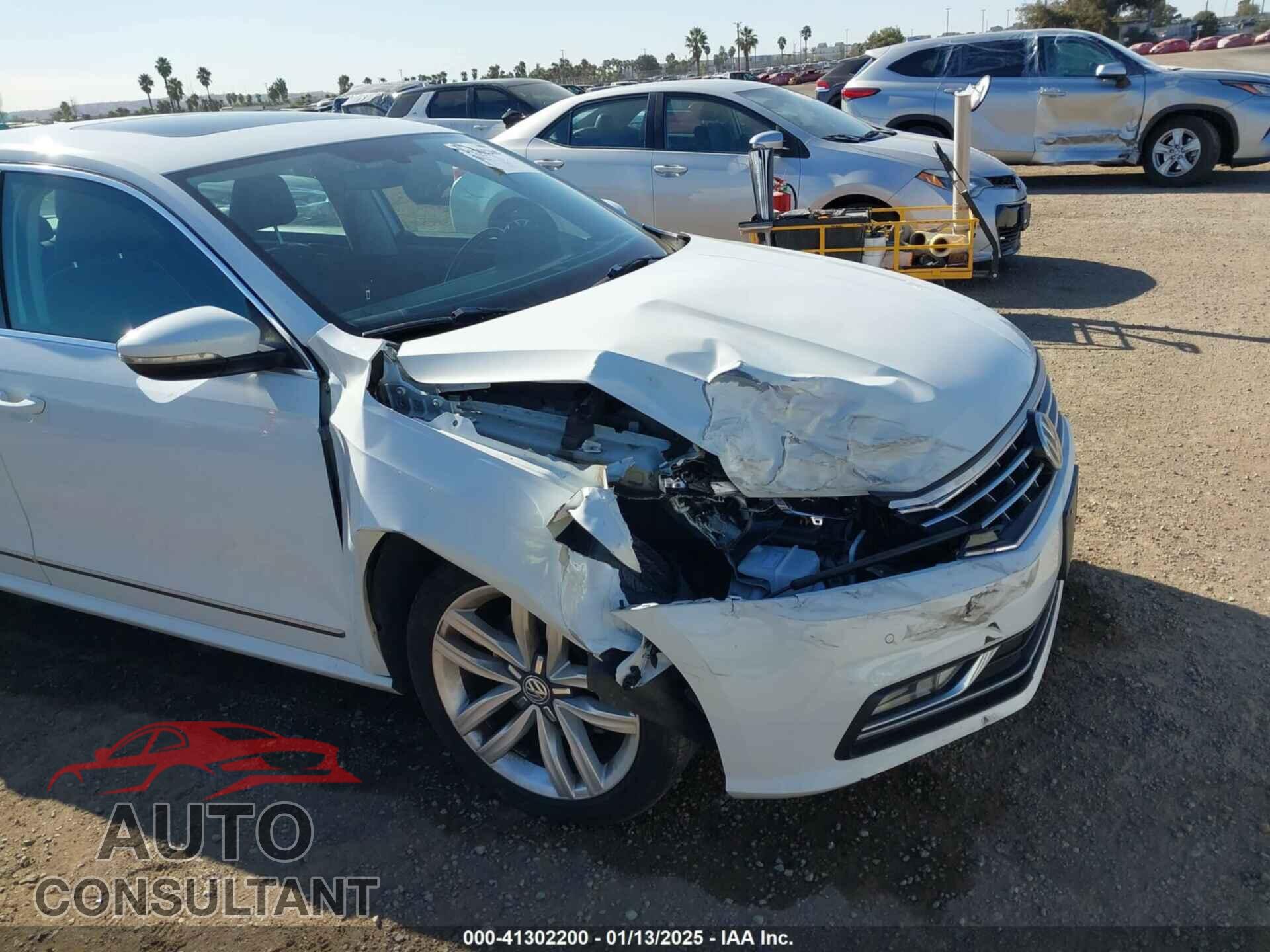 VOLKSWAGEN PASSAT 2017 - 1VWGT7A36HC066986