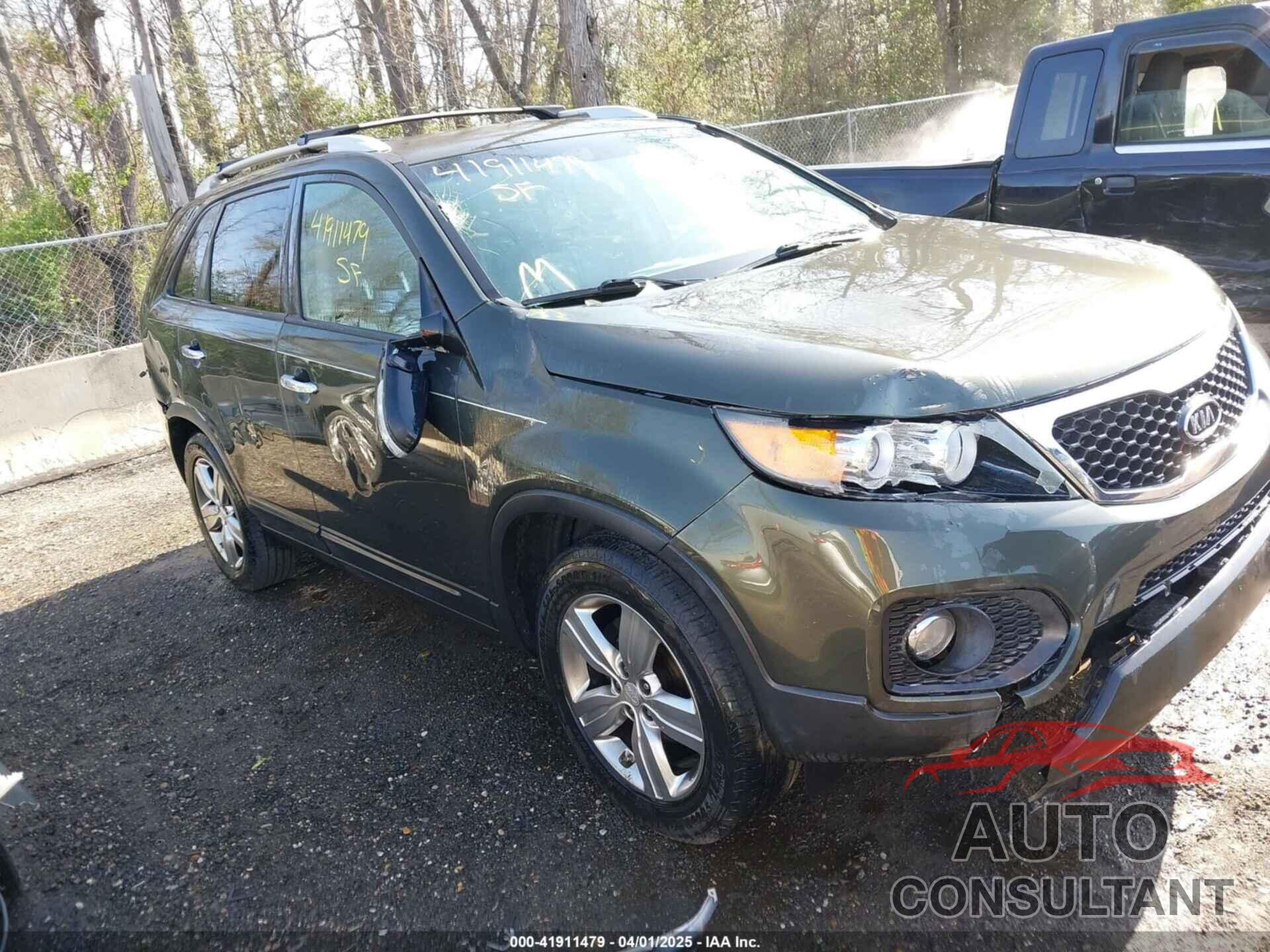 KIA SORENTO 2013 - 5XYKU4A62DG330584