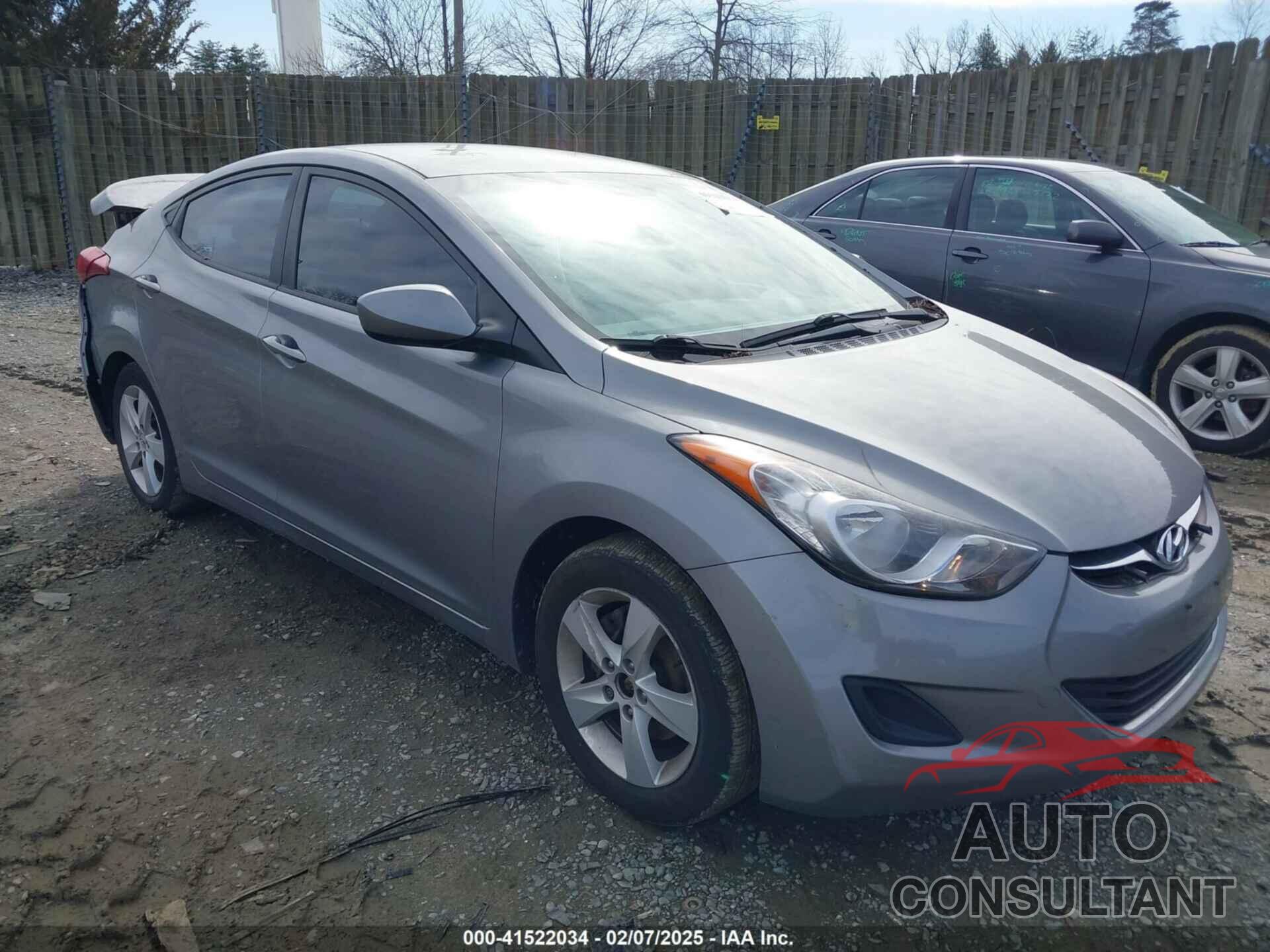 HYUNDAI ELANTRA 2011 - KMHDH4AE2BU113340