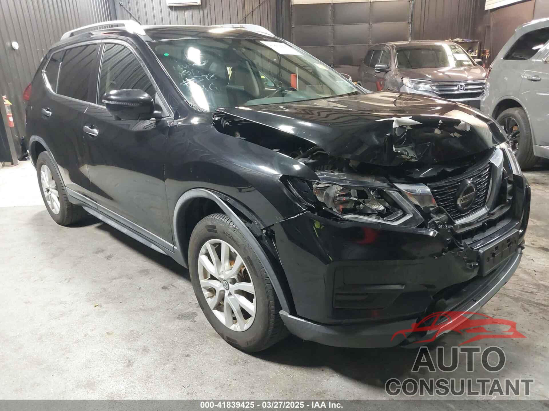 NISSAN ROGUE 2018 - KNMAT2MV8JP523983