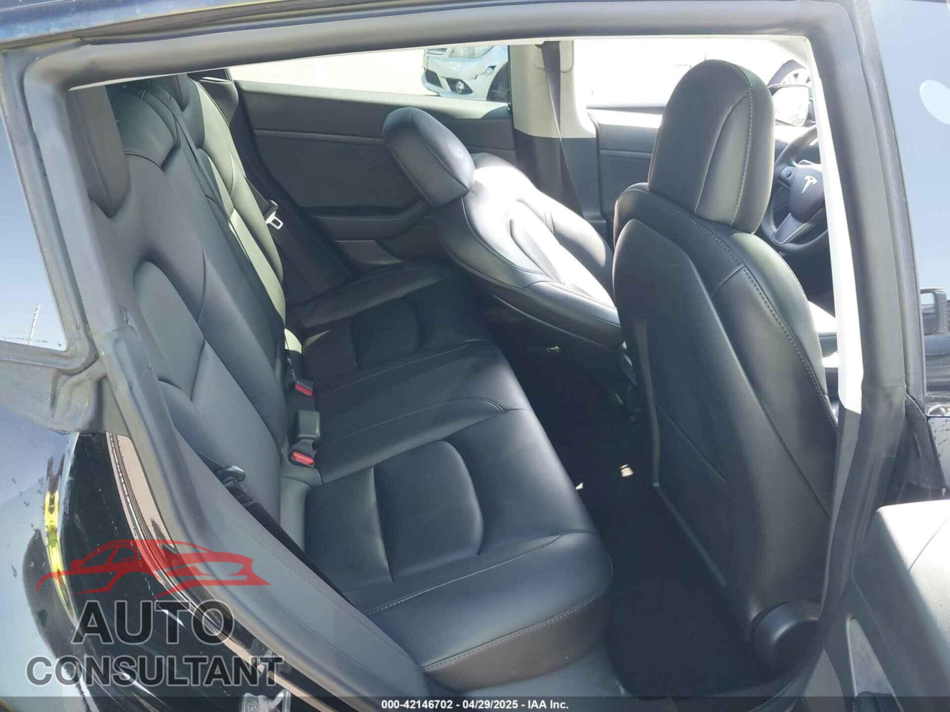 TESLA MODEL 3 2021 - 5YJ3E1EA5MF939299