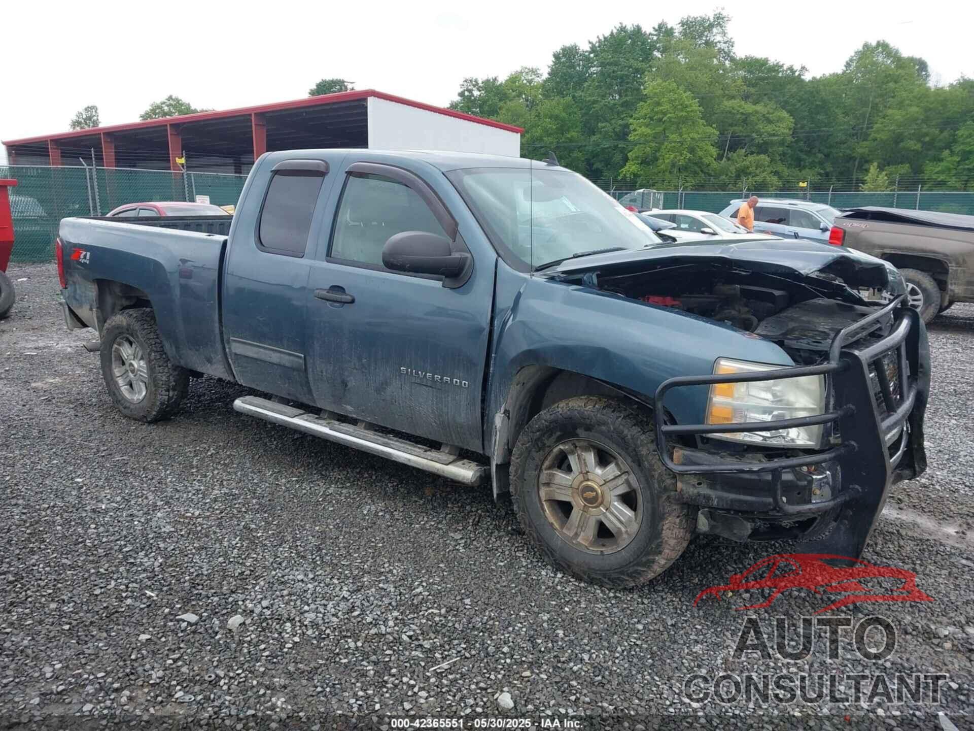 CHEVROLET SILVERADO 1500 2011 - 1GCRKSE38BZ384477