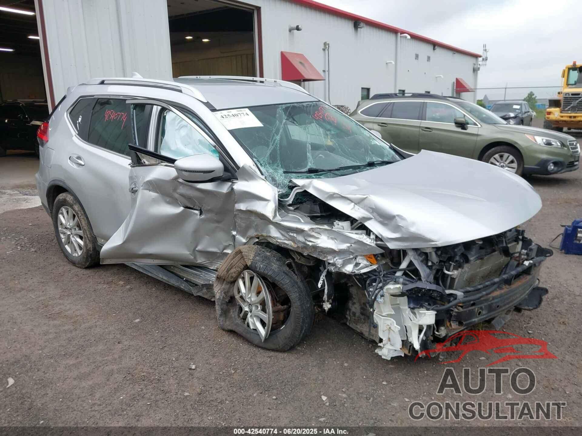 NISSAN ROGUE 2017 - KNMAT2MV3HP611592