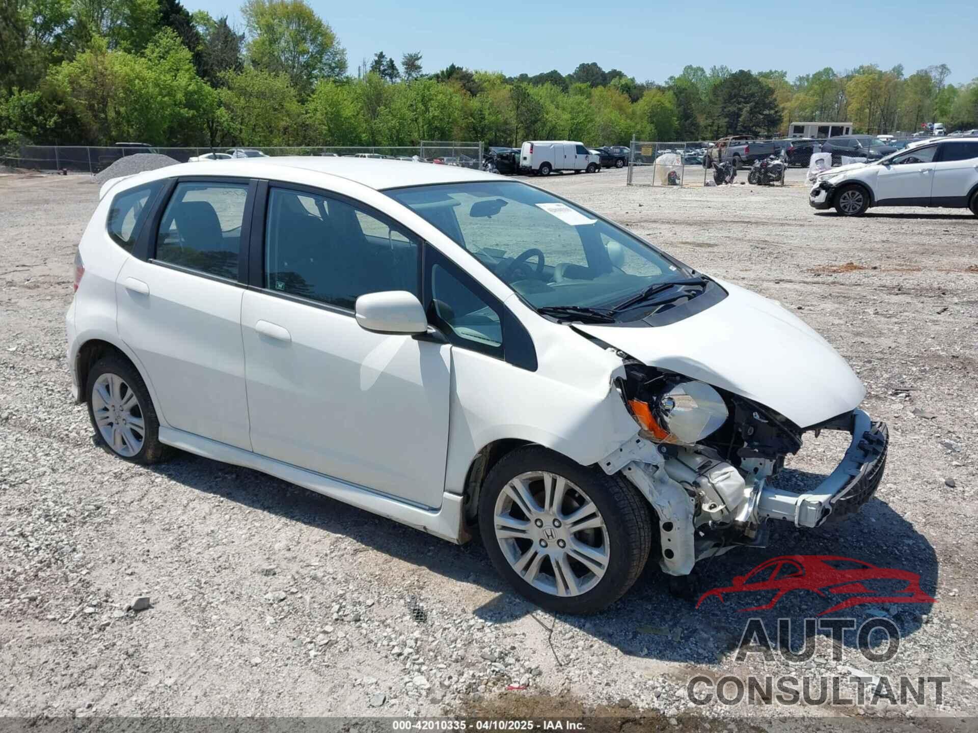 HONDA FIT 2011 - JHMGE8H56BC016704