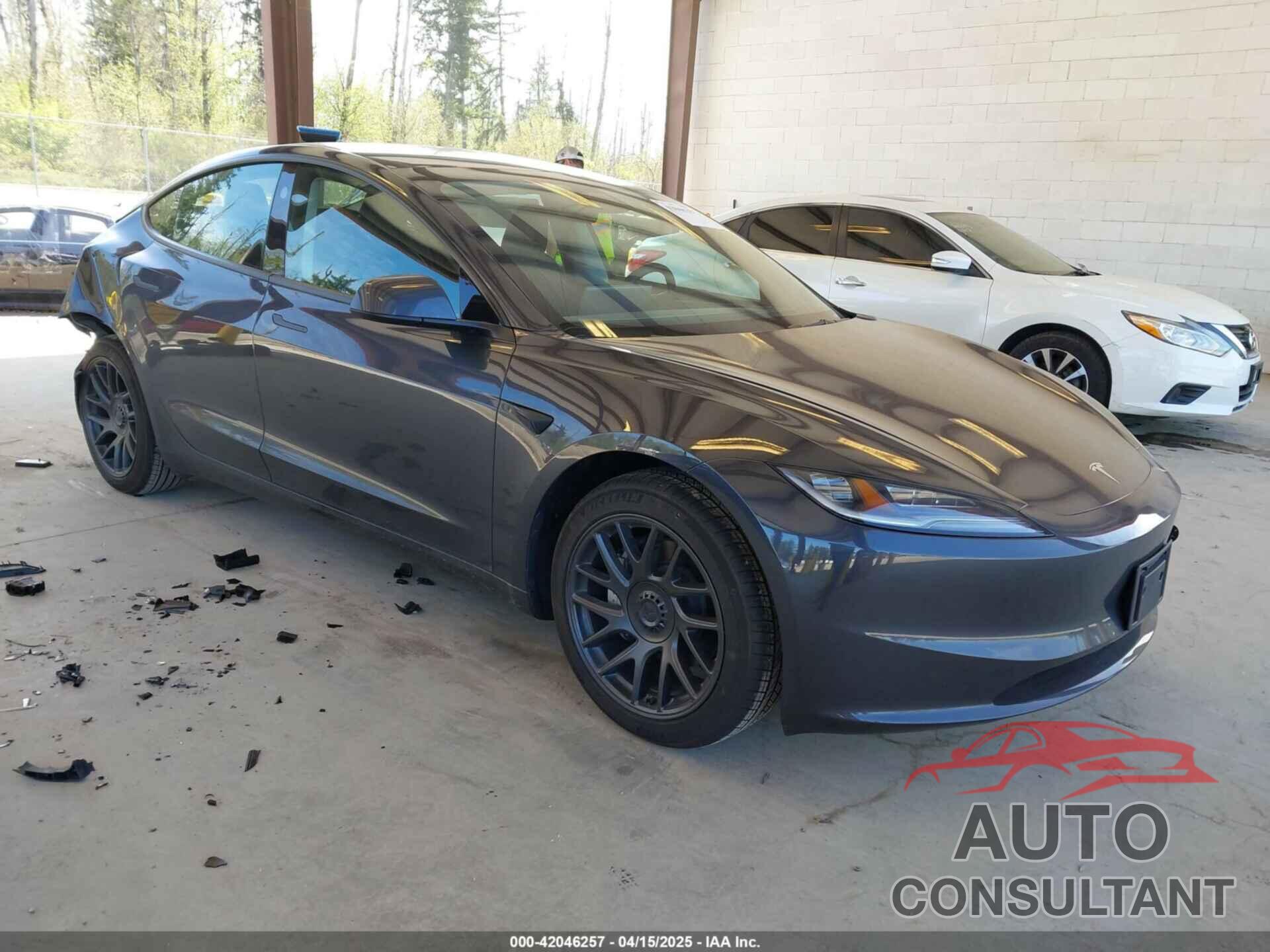 TESLA MODEL 3 2025 - 5YJ3E1EA1SF923548