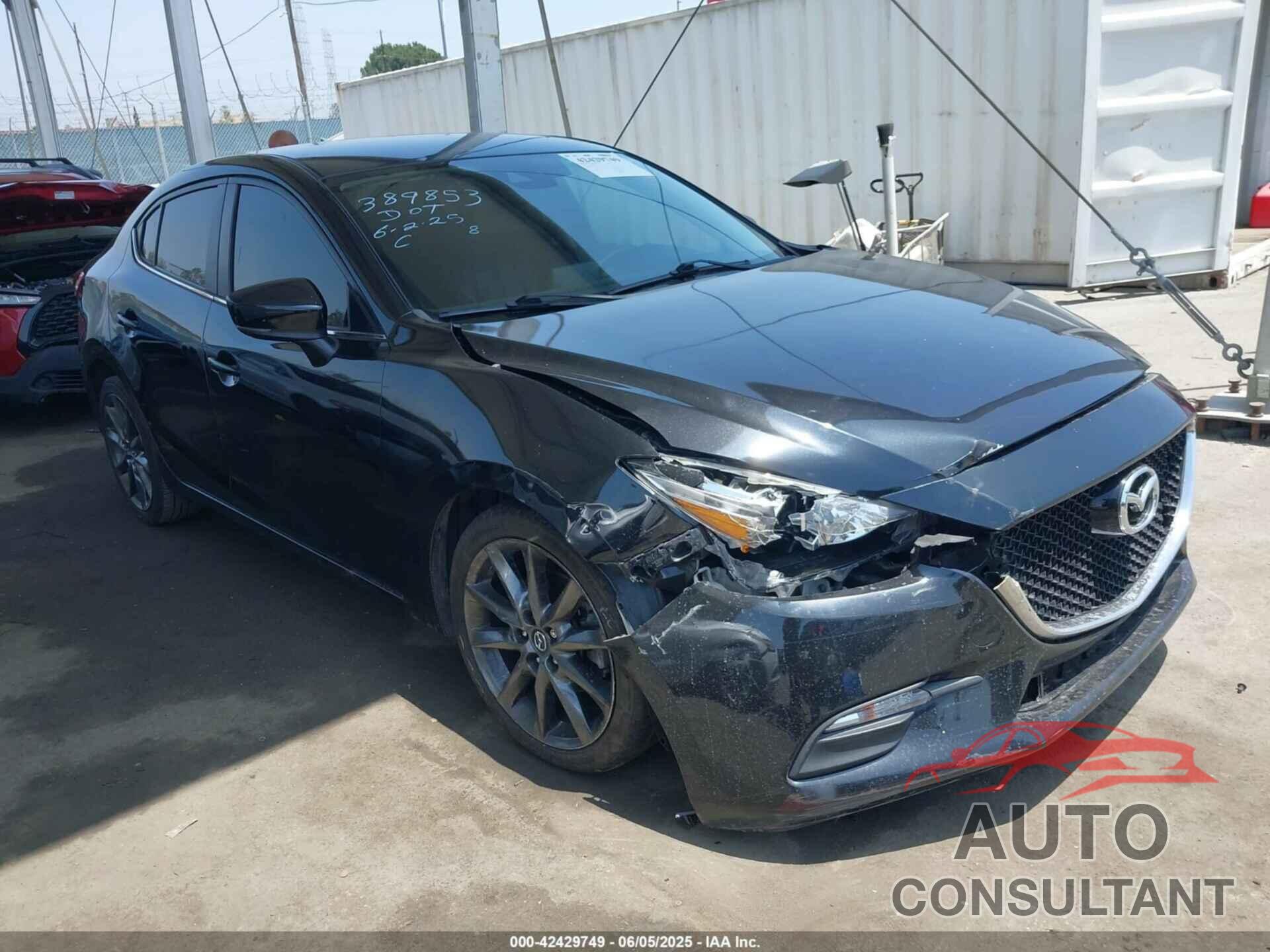 MAZDA MAZDA3 2018 - 3MZBN1V39JM236421