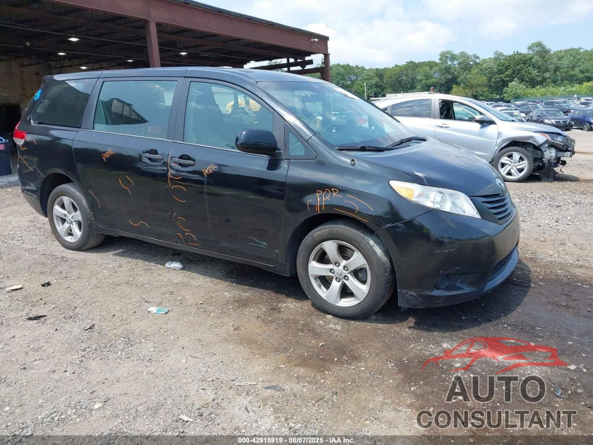 TOYOTA SIENNA 2014 - 5TDZK3DC8ES463757