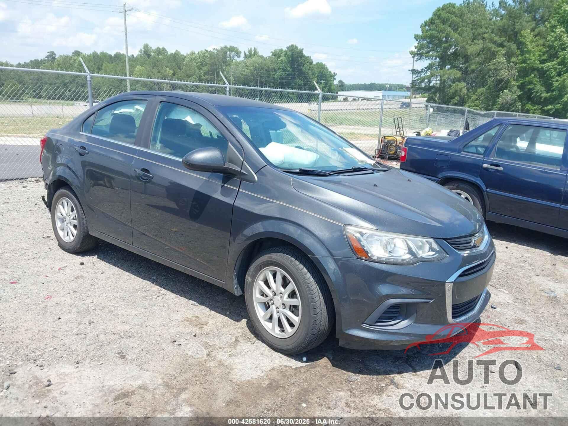 CHEVROLET SONIC 2017 - 1G1JD5SB6H4154391