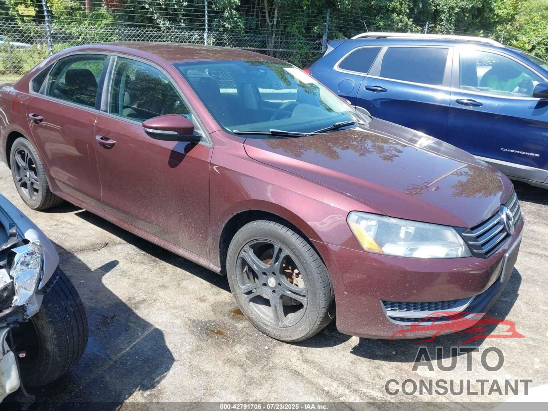 VOLKSWAGEN PASSAT 2012 - 1VWAP7A33CC056158