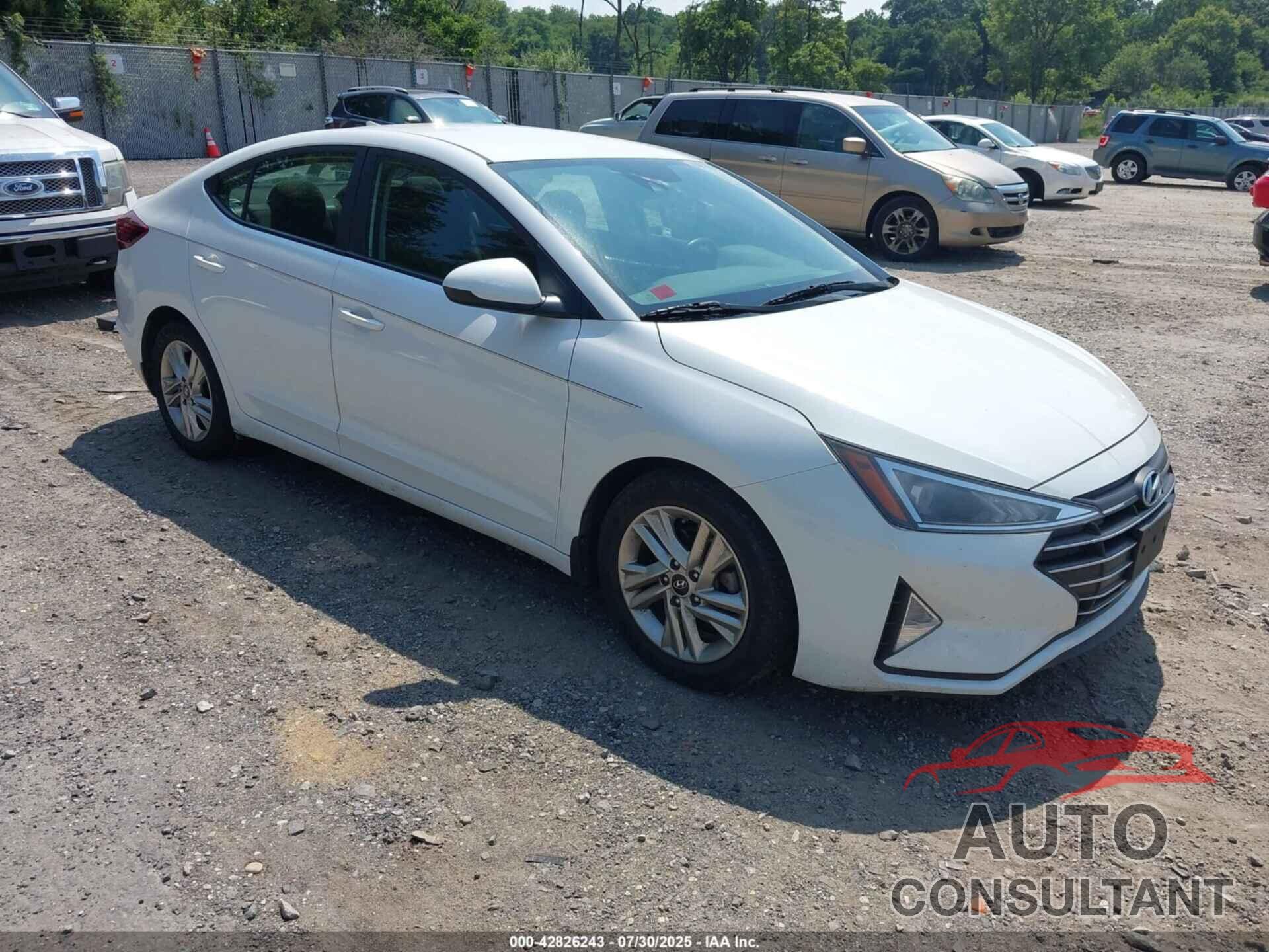 HYUNDAI ELANTRA 2019 - 5NPD84LF1KH486311