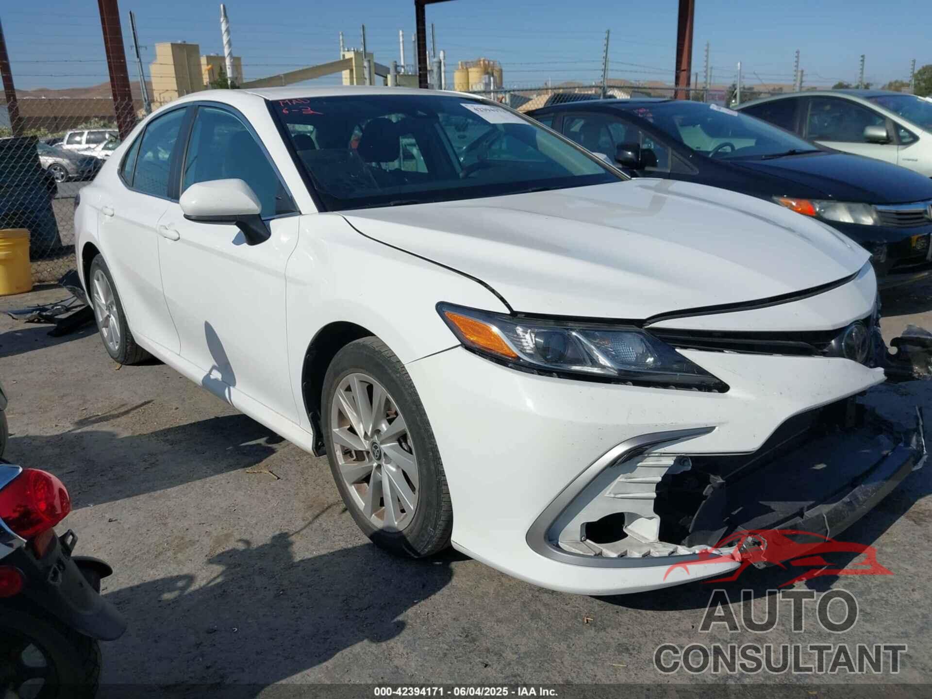 TOYOTA CAMRY 2021 - 4T1C11AKXMU580657