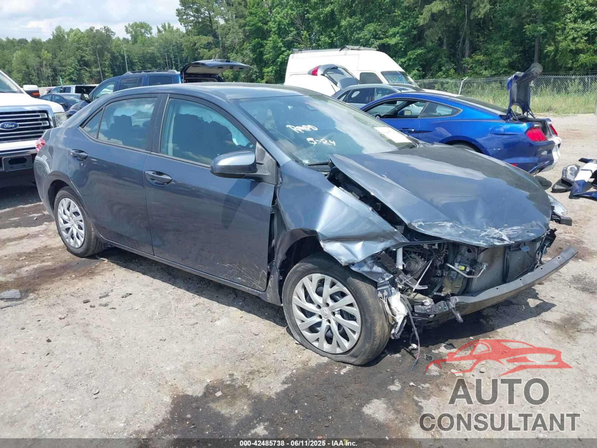 TOYOTA COROLLA 2018 - 5YFBURHE8JP824160
