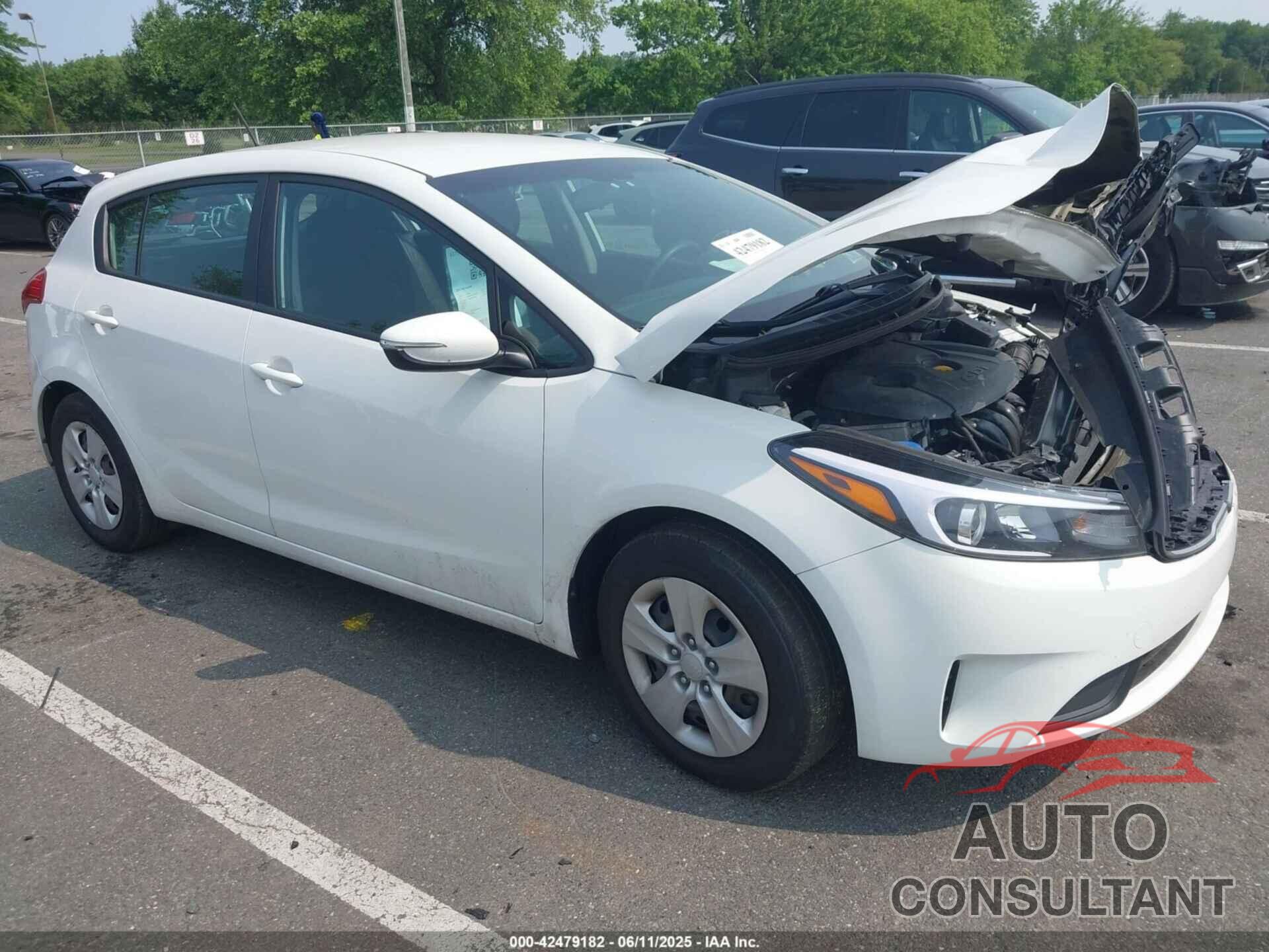 KIA FORTE 2017 - KNAFK5A85H5727877