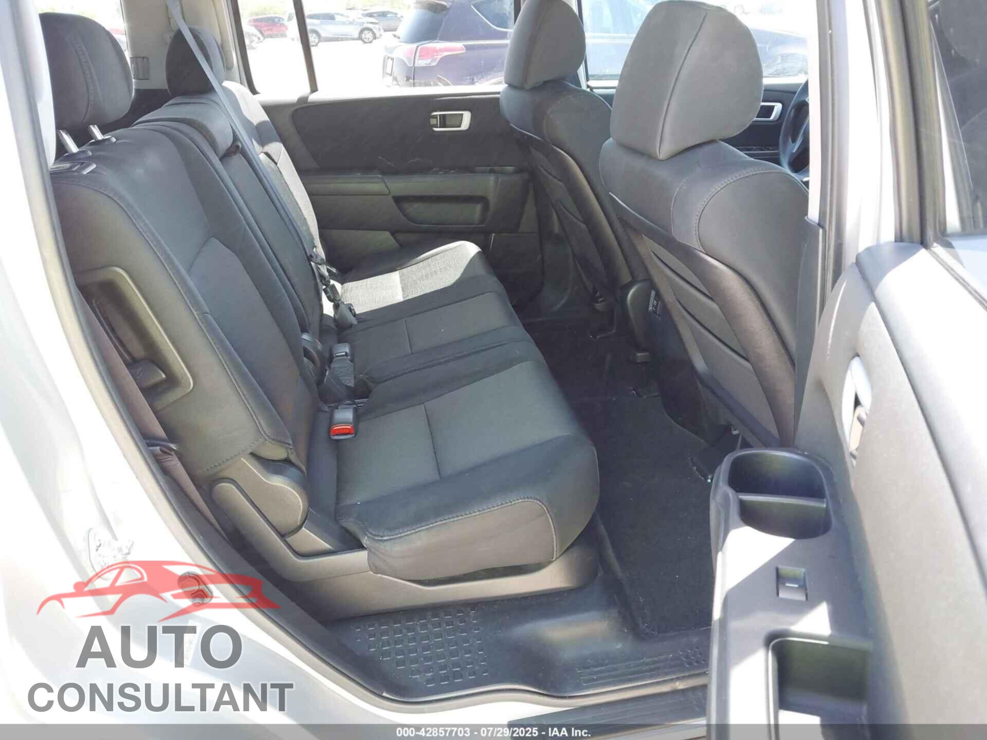 HONDA PILOT 2011 - 5FNYF3H46BB012829