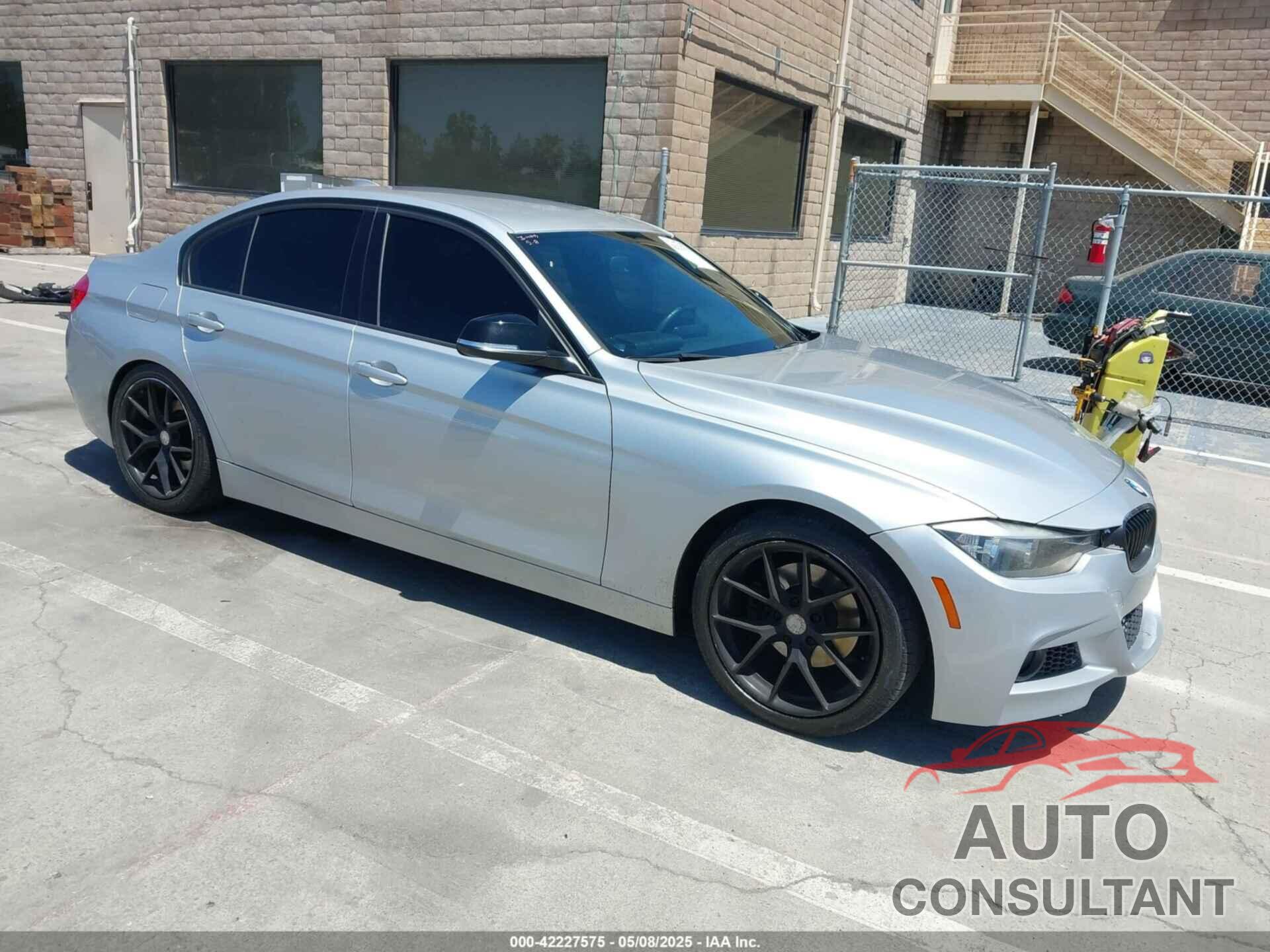 BMW 328I 2013 - WBA3C1C58DF438492