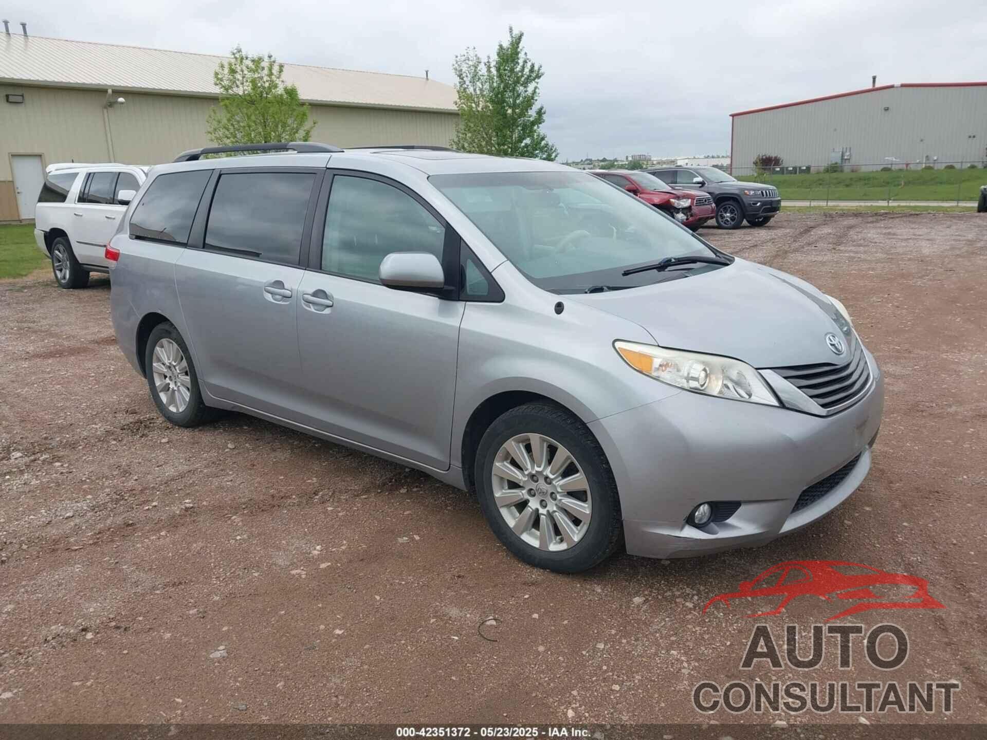 TOYOTA SIENNA 2014 - 5TDDK3DC8ES079925